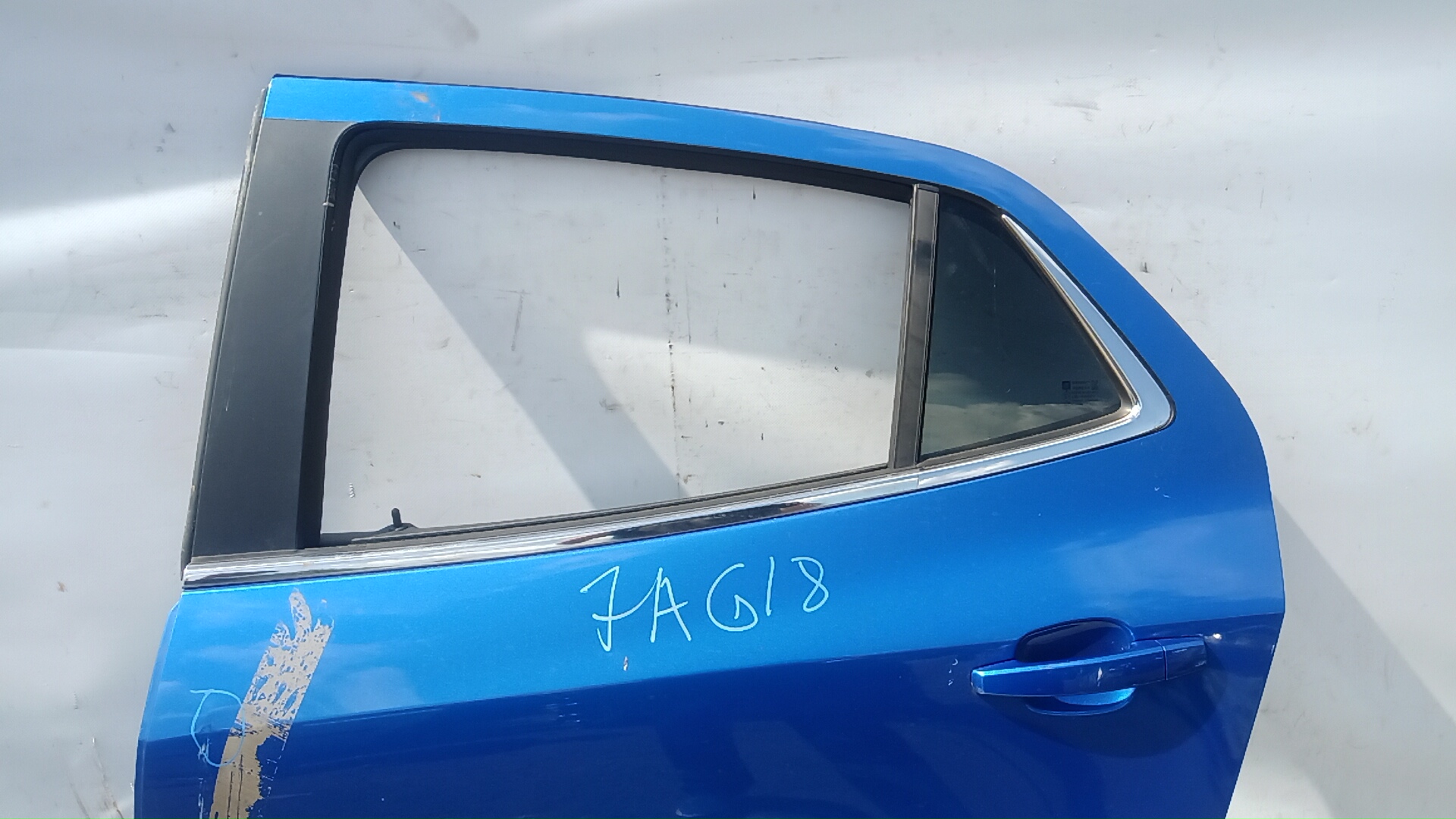 Дверь задняя левая