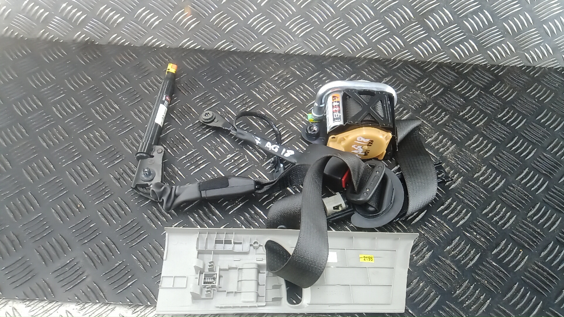 Ремень безопасности с пиропатроном