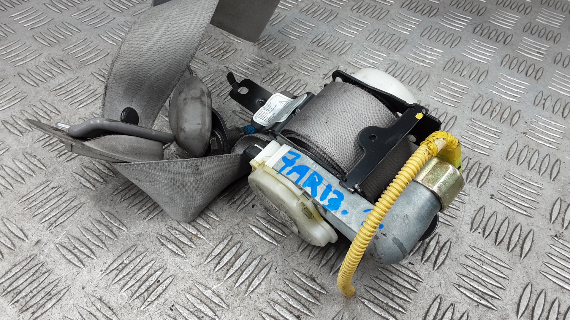 Ремень безопасности с пиропатроном