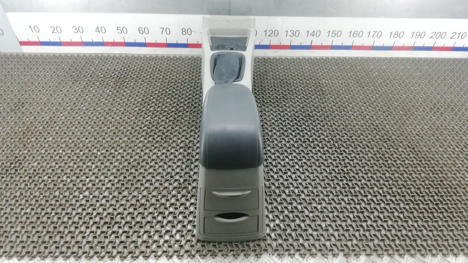 Подлокотник