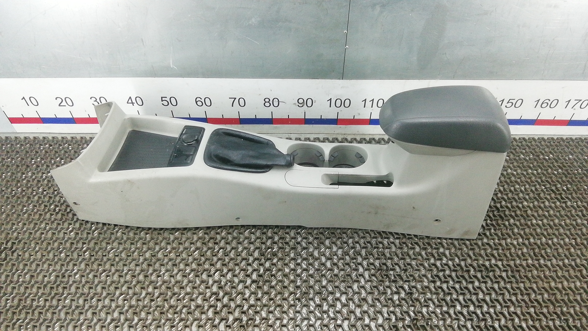 Подлокотник