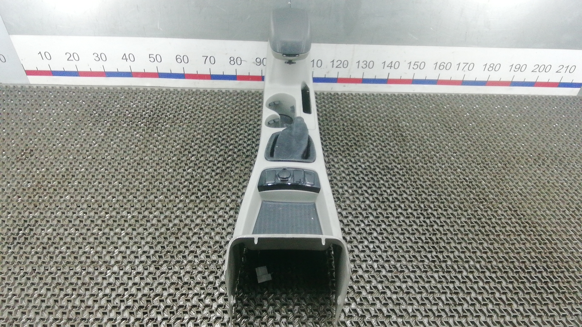 Подлокотник