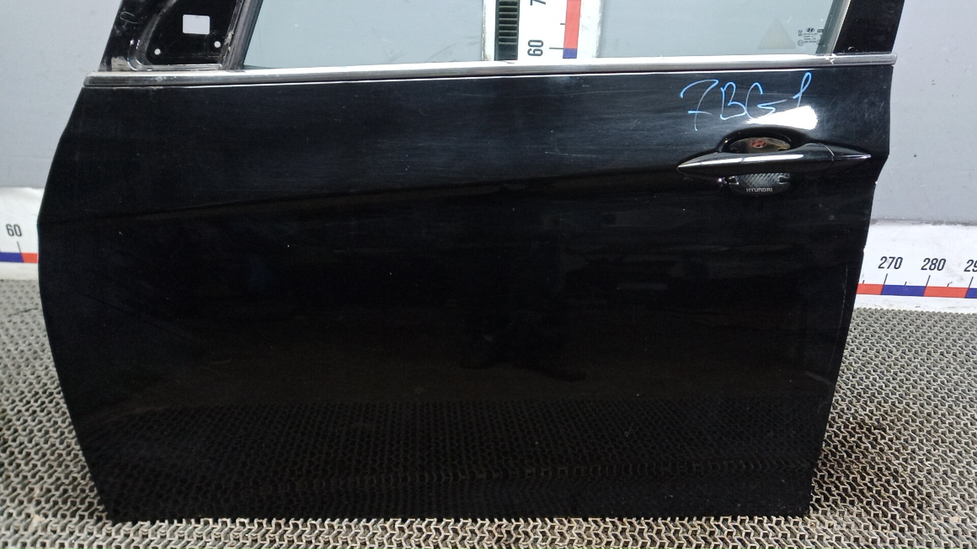 Дверь передняя левая