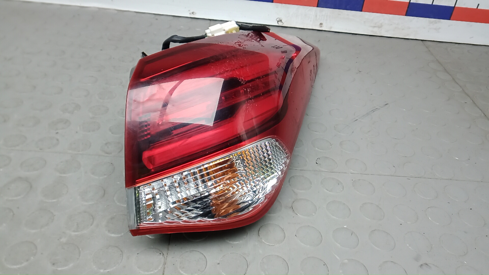 Фонарь задний правый