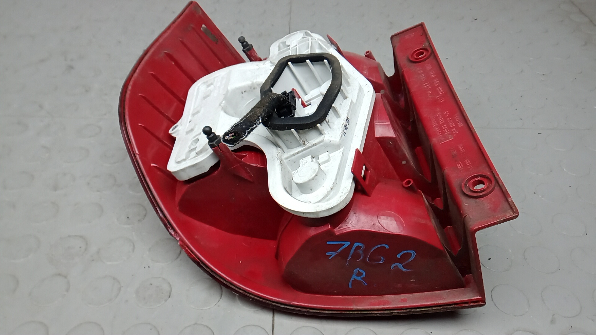 Фонарь задний правый