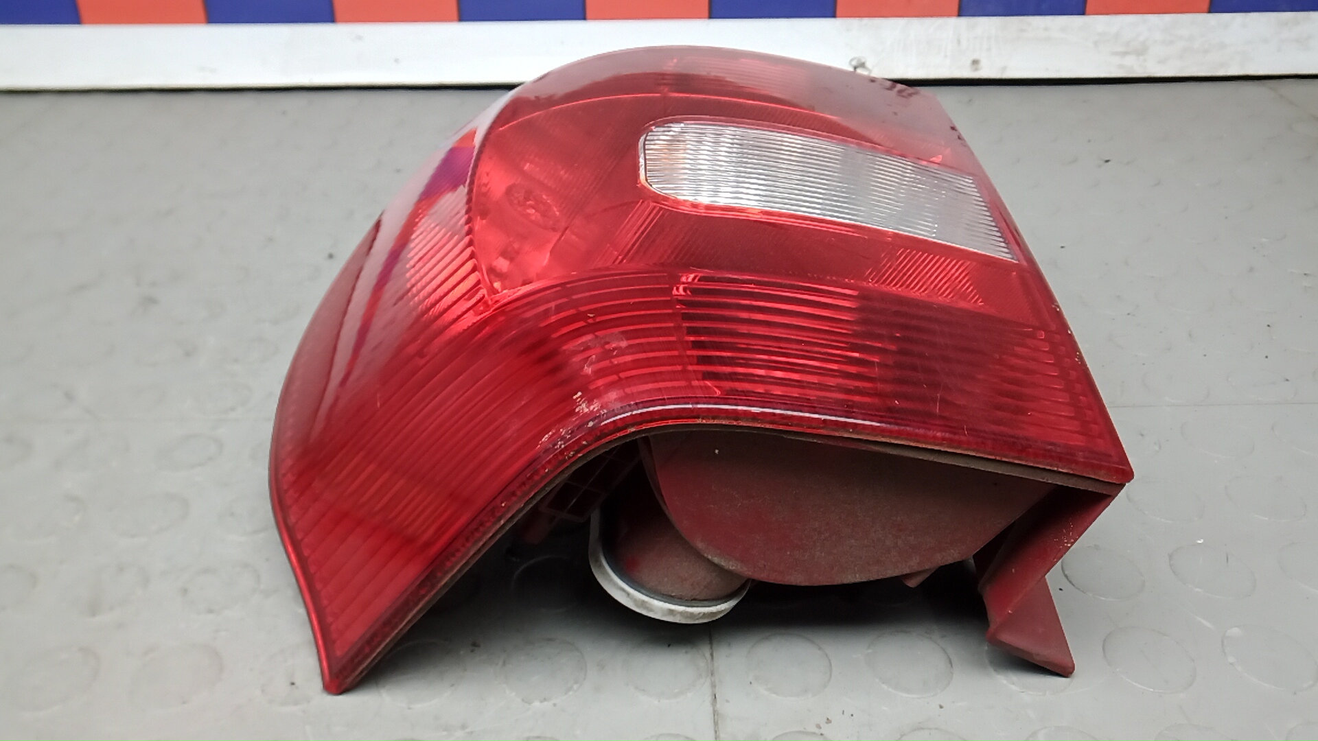 Фонарь задний правый