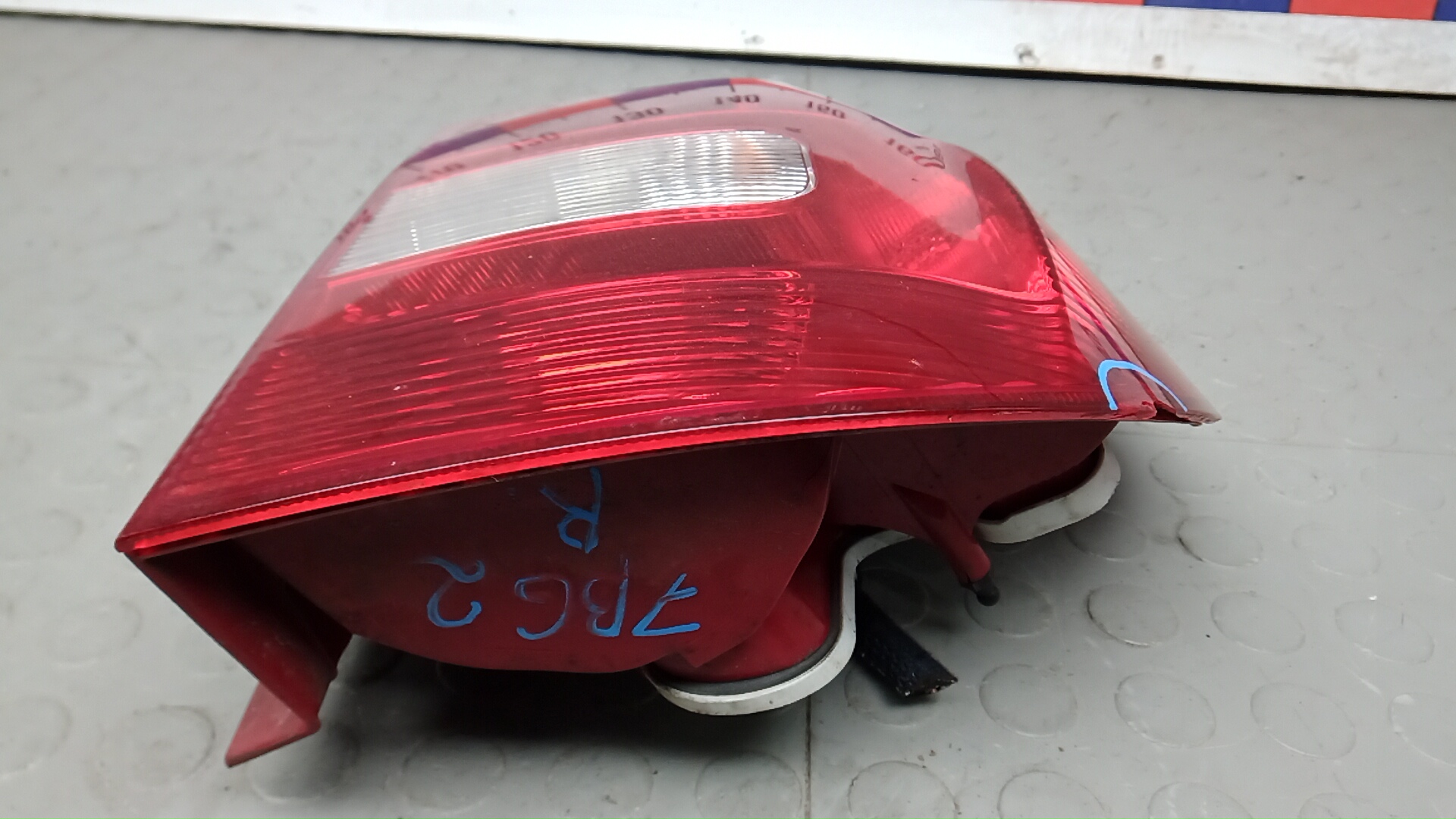 Фонарь задний правый