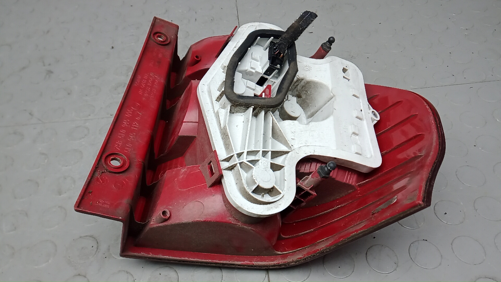 Фонарь задний правый