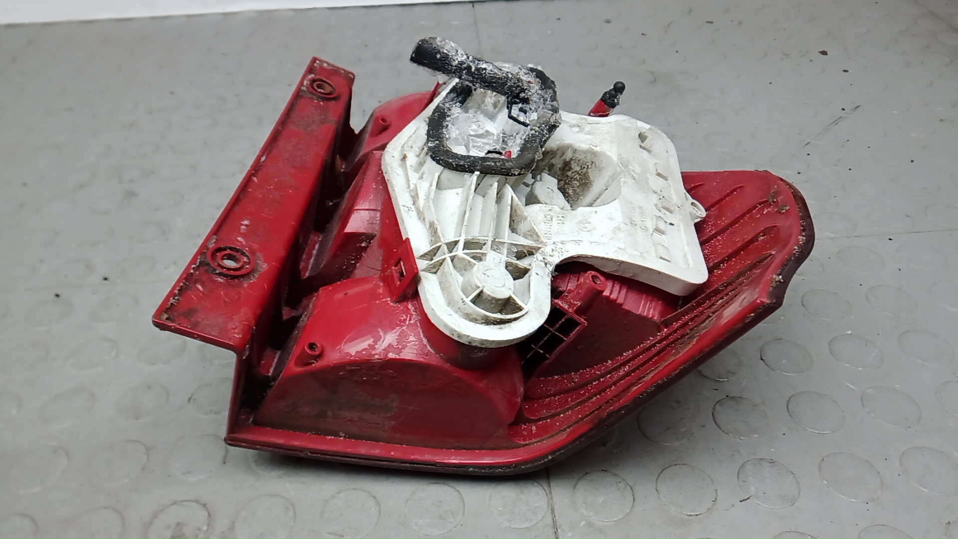 Фонарь задний правый