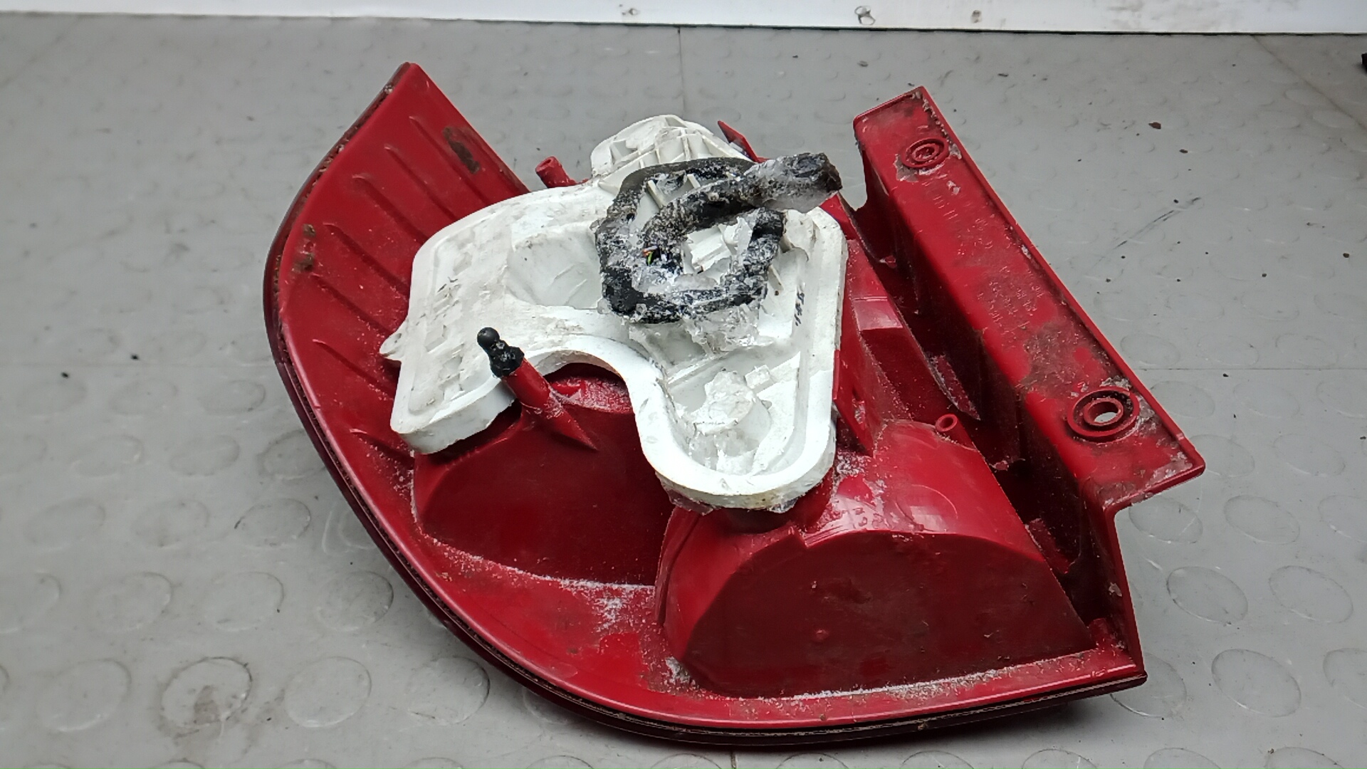 Фонарь задний правый