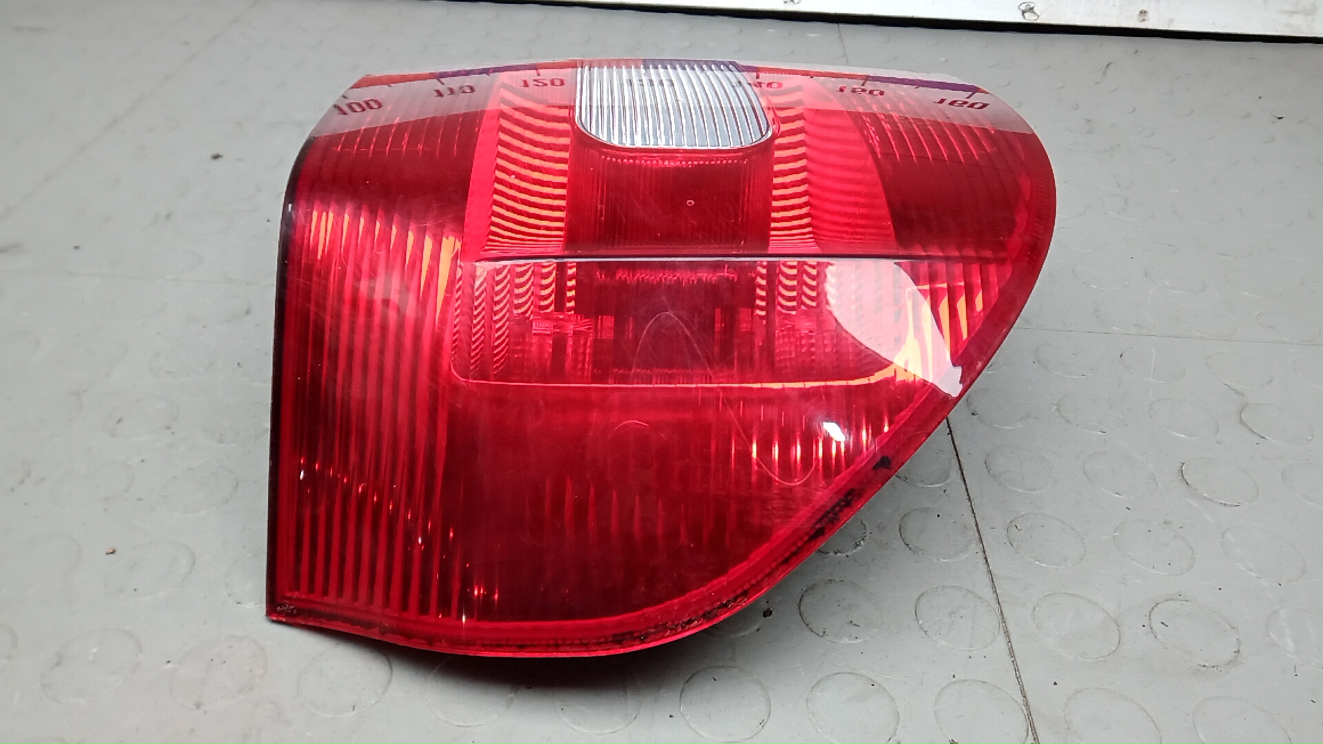 Фонарь задний левый