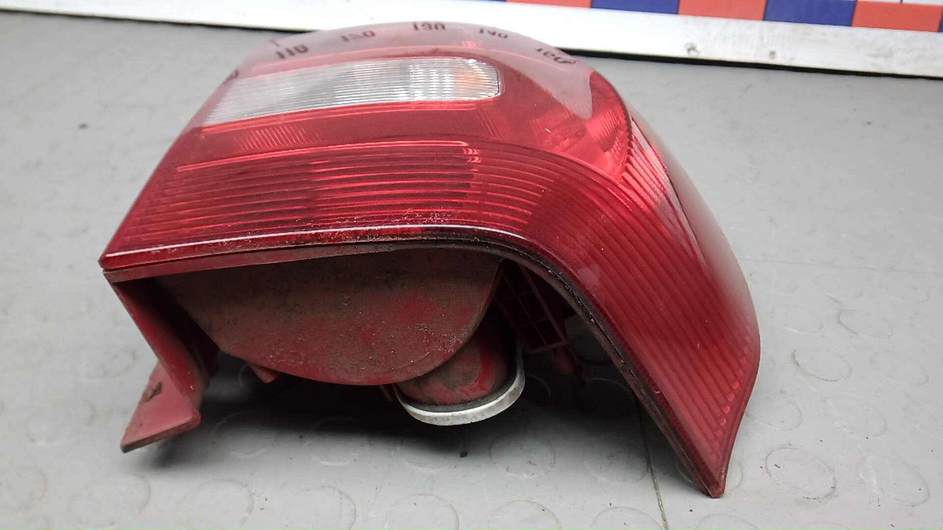 Фонарь задний левый