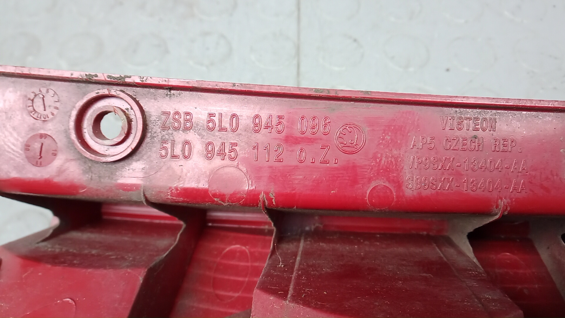 Фонарь задний правый