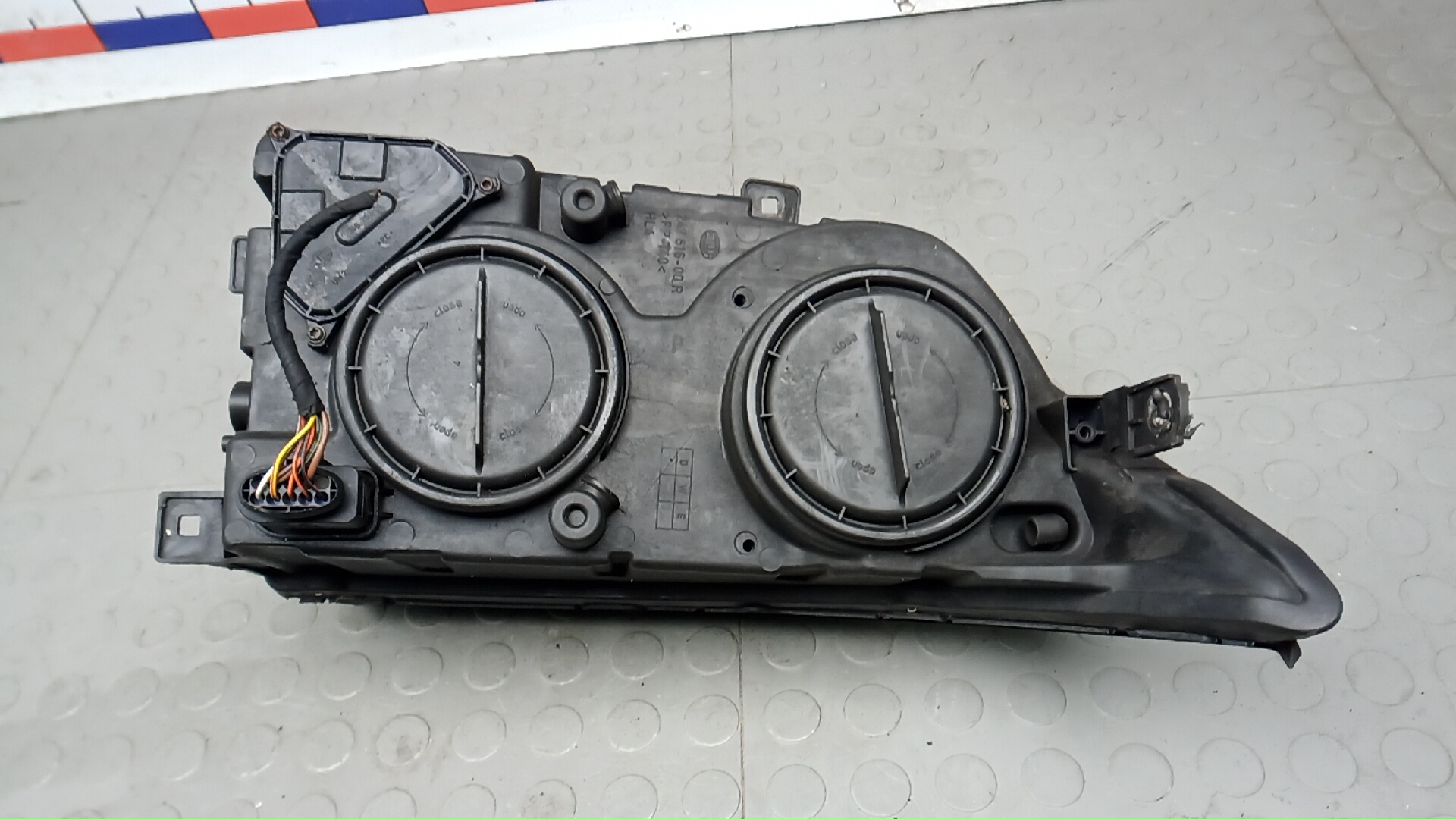 Фара правая