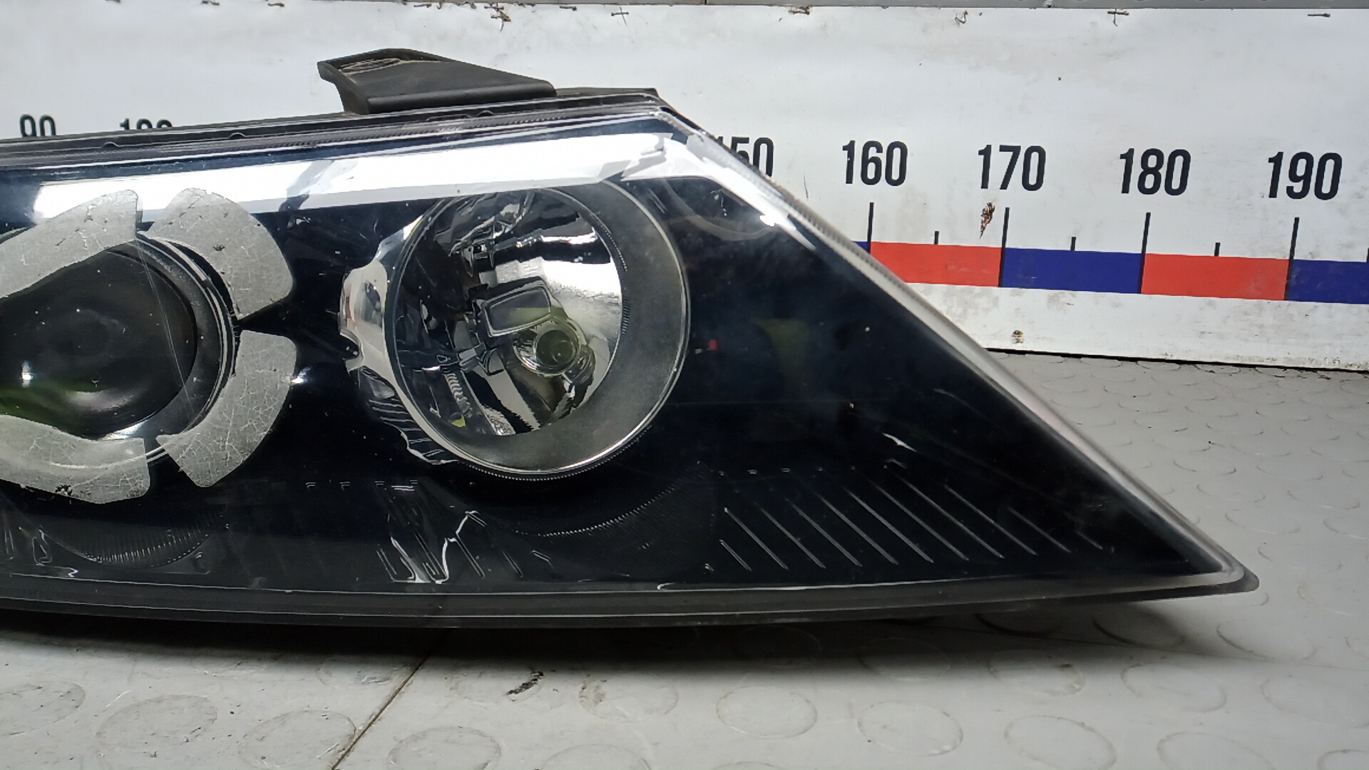 Фара правая