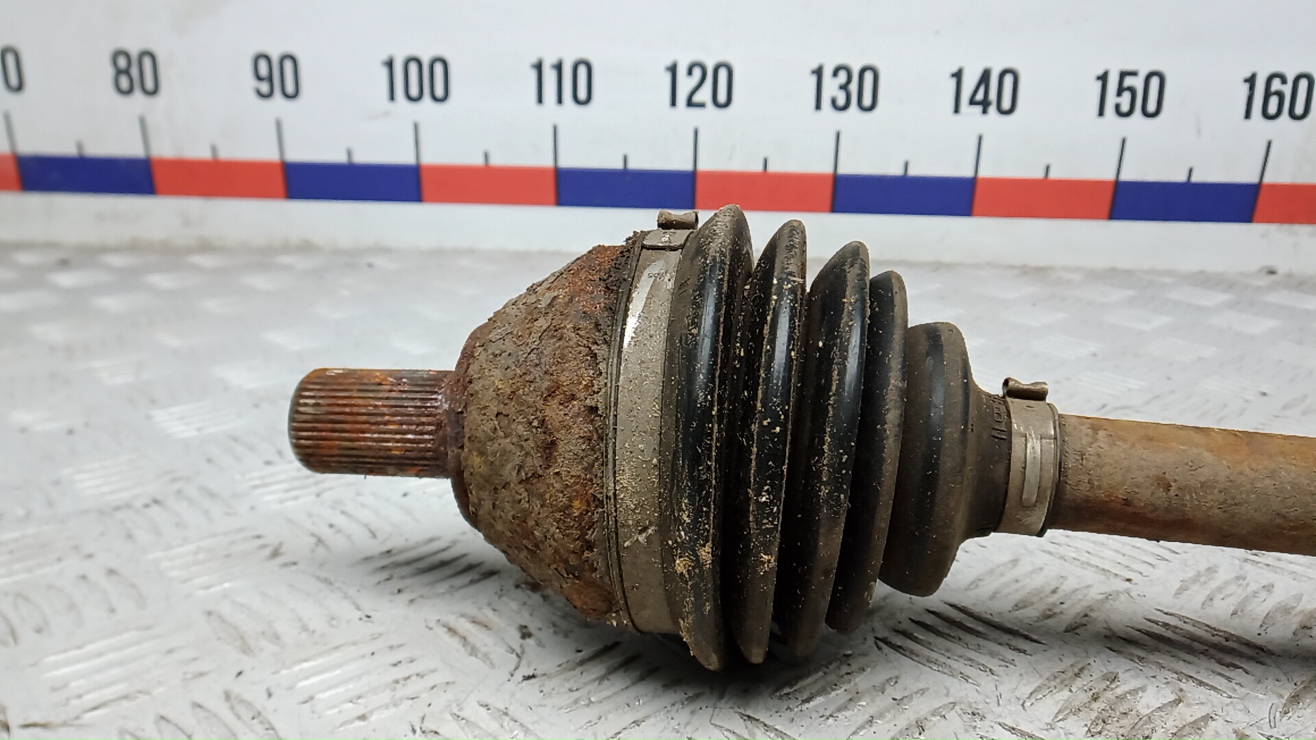 Полуось передняя левая