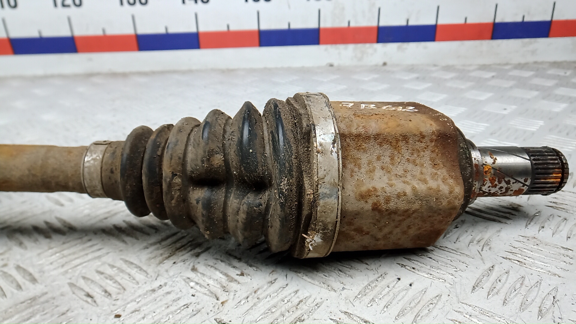 Полуось передняя левая