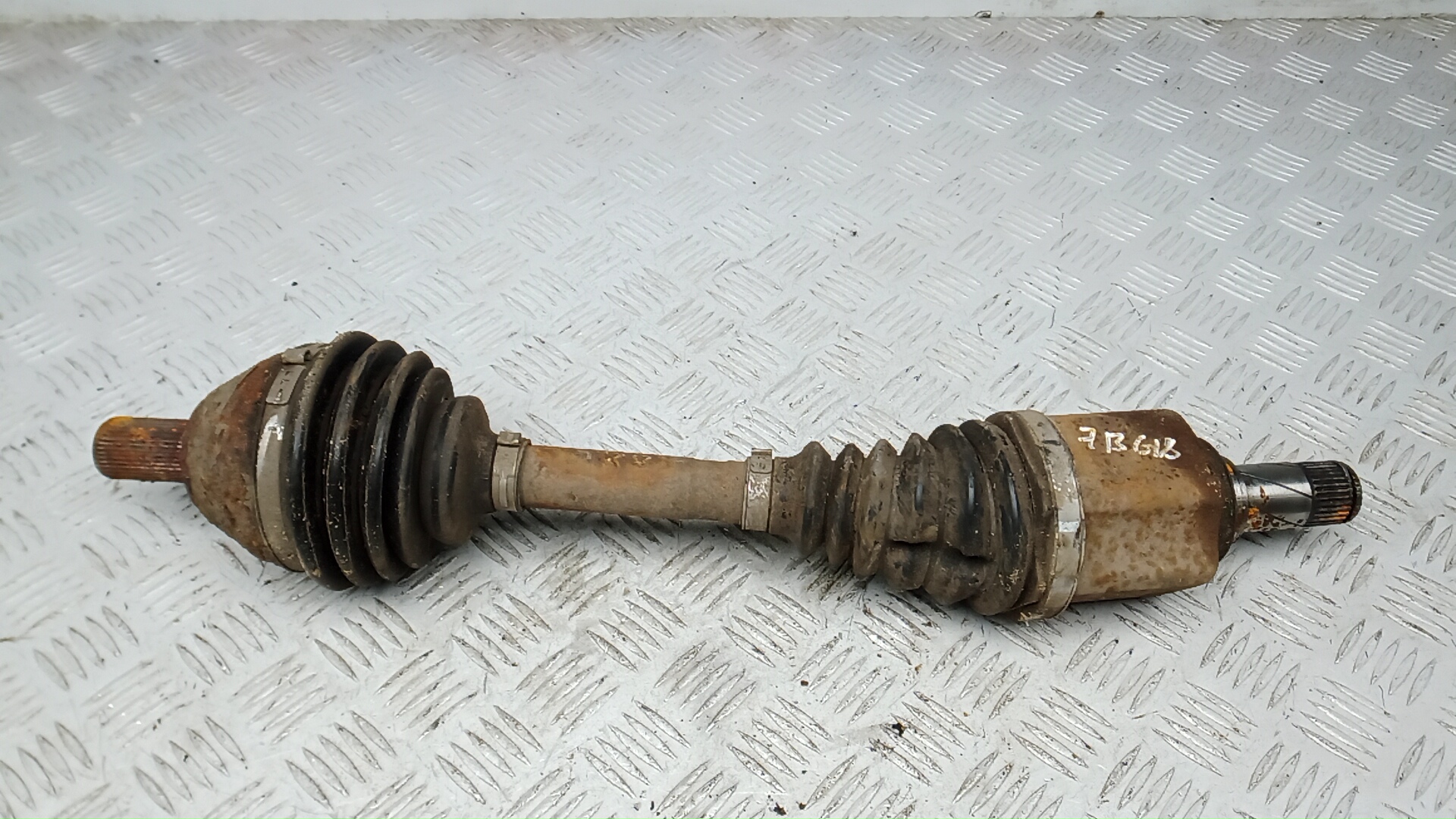 Полуось передняя левая