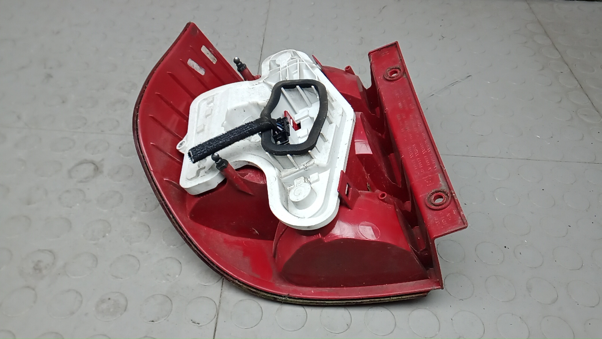 Фонарь задний правый