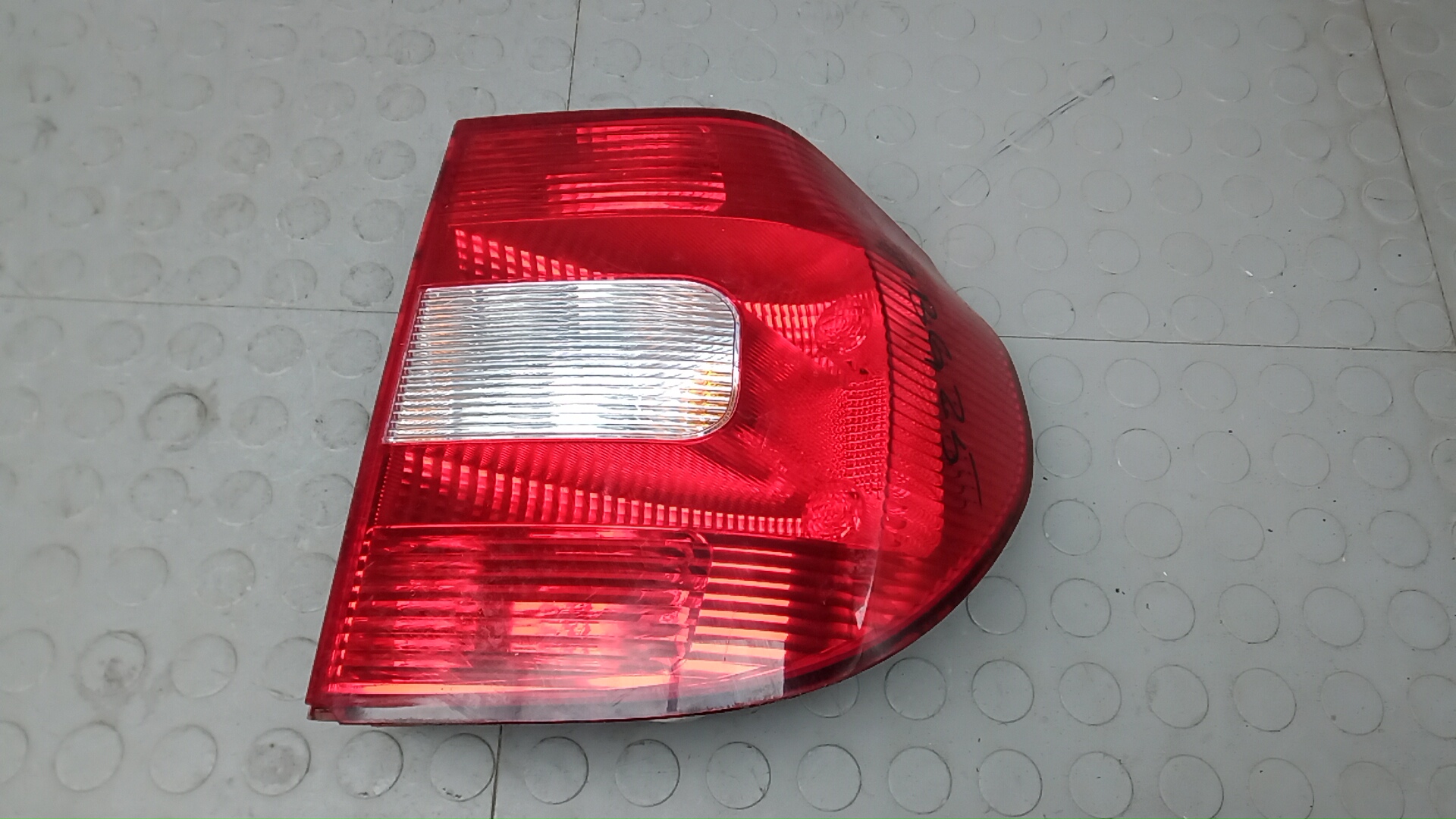 Фонарь задний правый