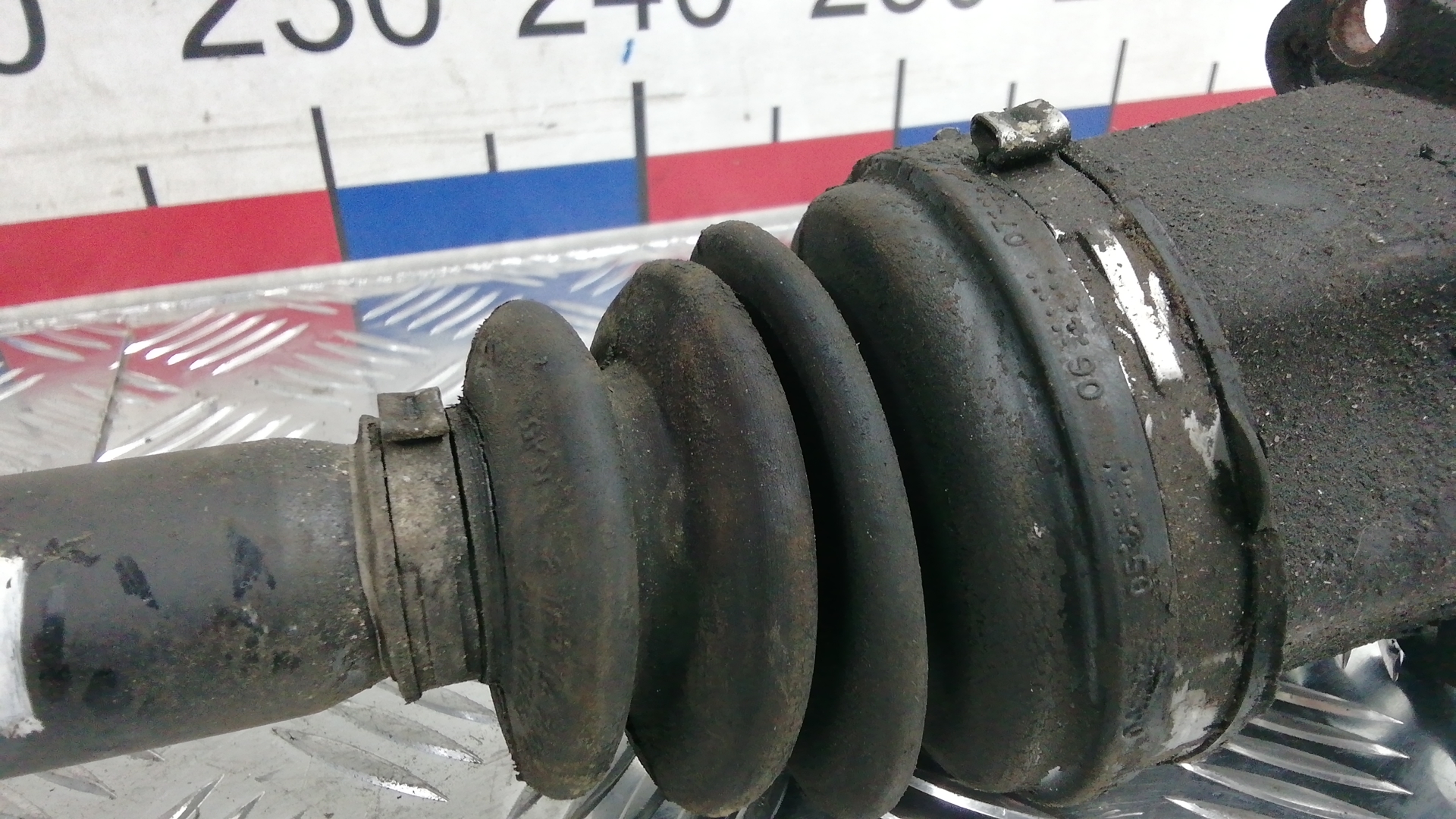 Полуось передняя левая