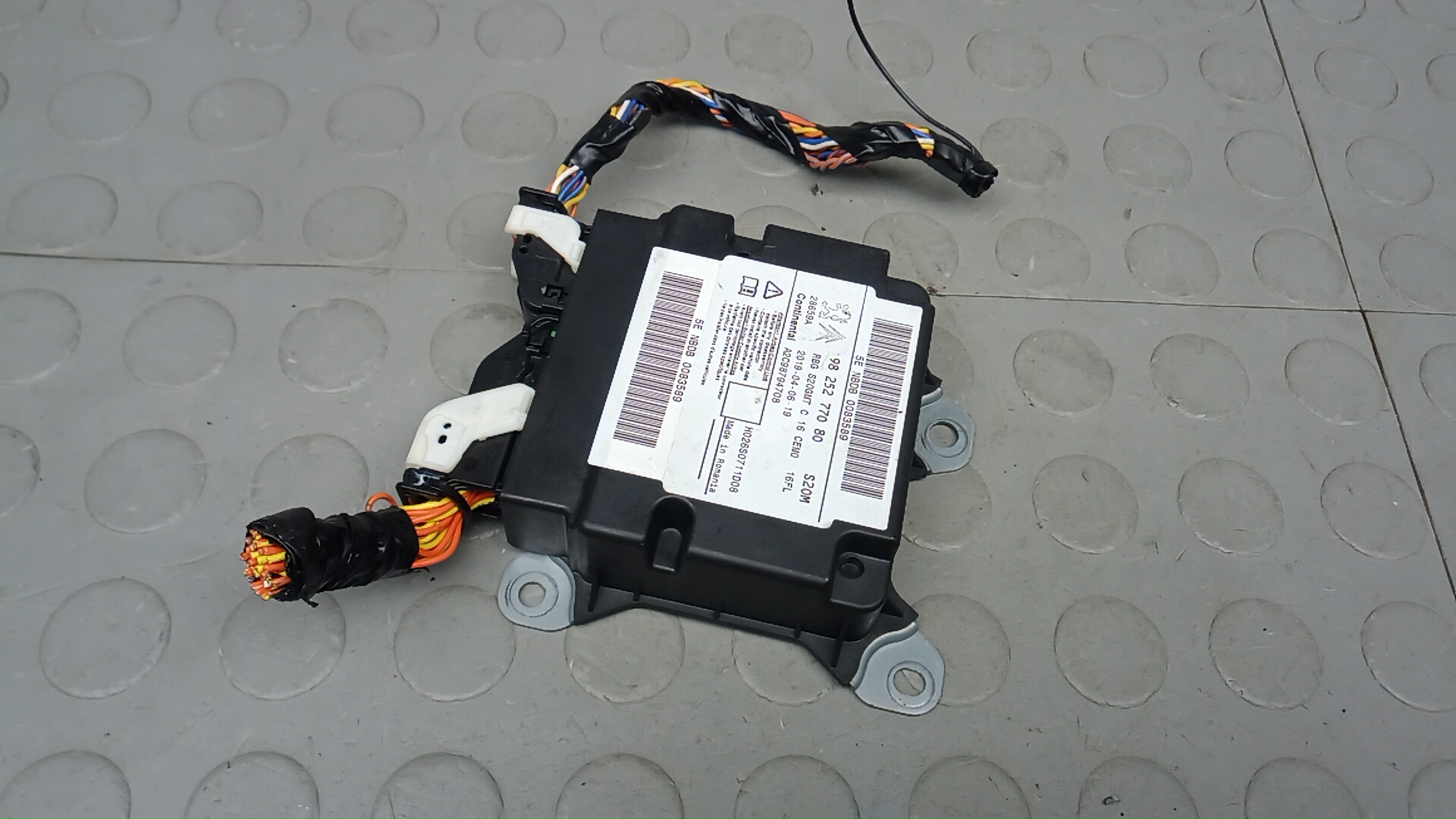 Блок управления подушек безопасности (AIR BAG)