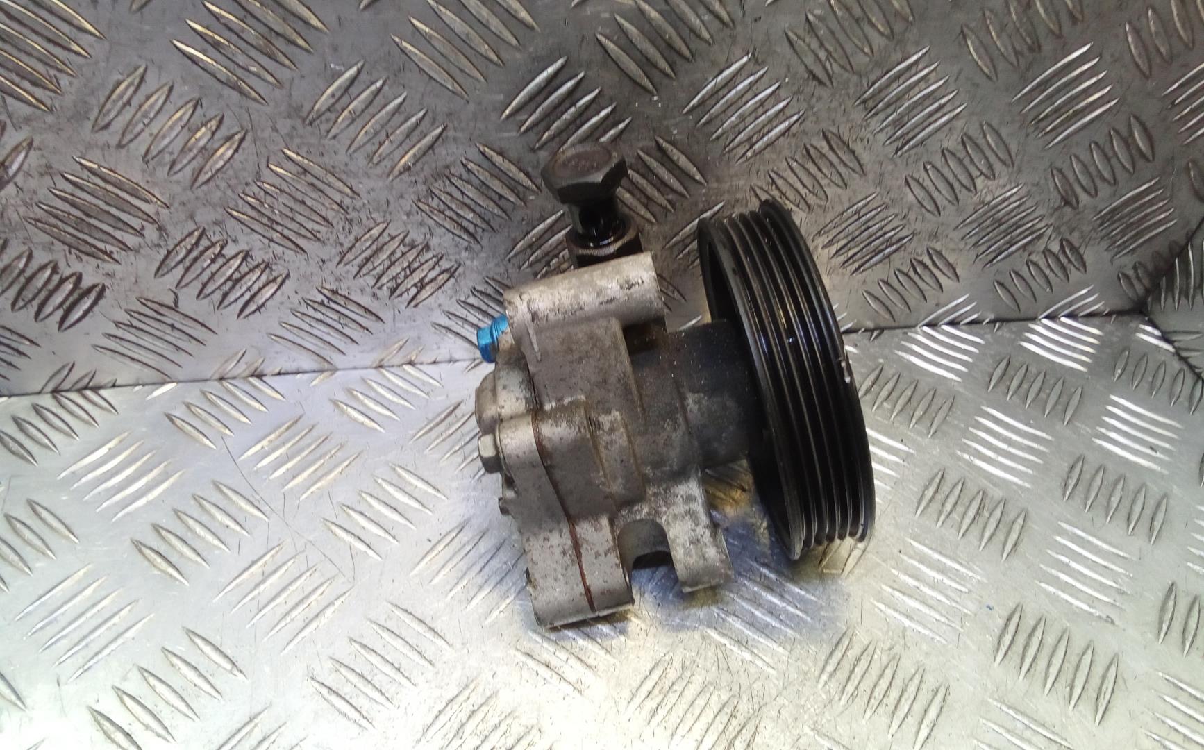 Насос ГУР (гидроусилитель руля)