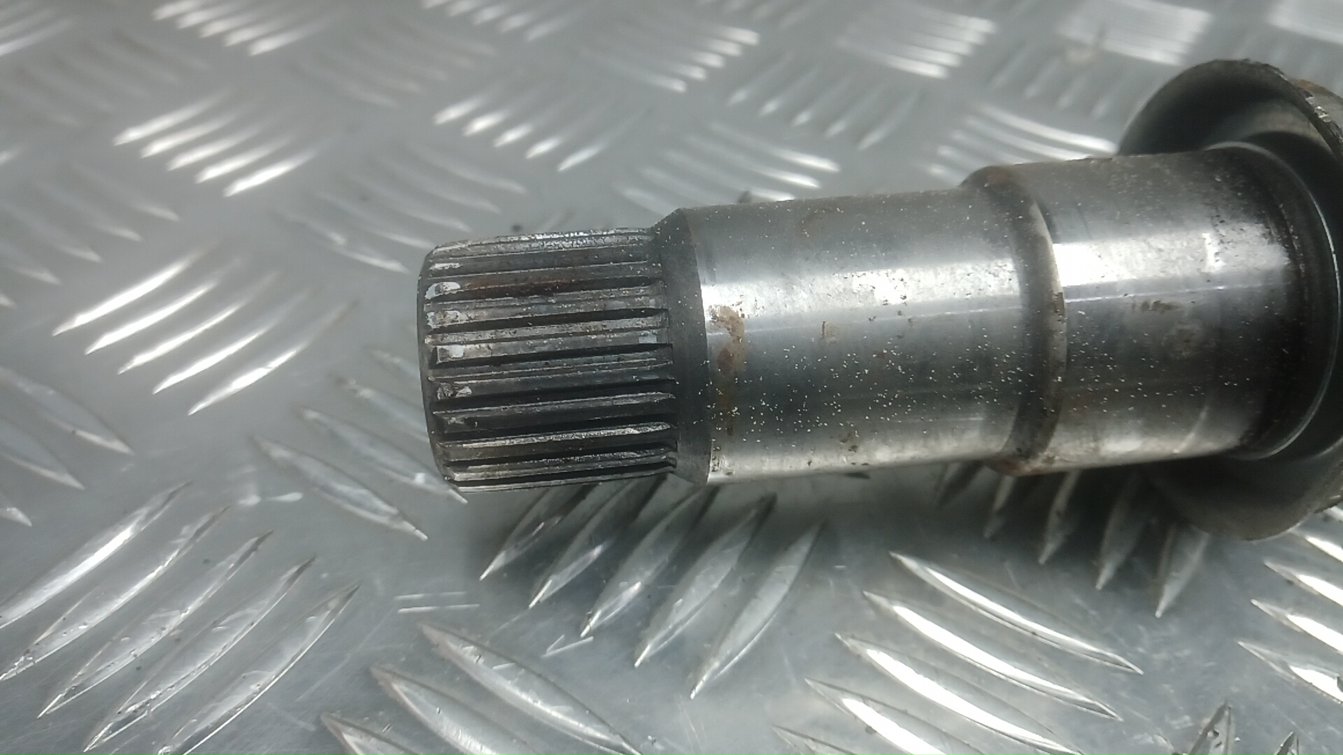 Полуось передняя правая