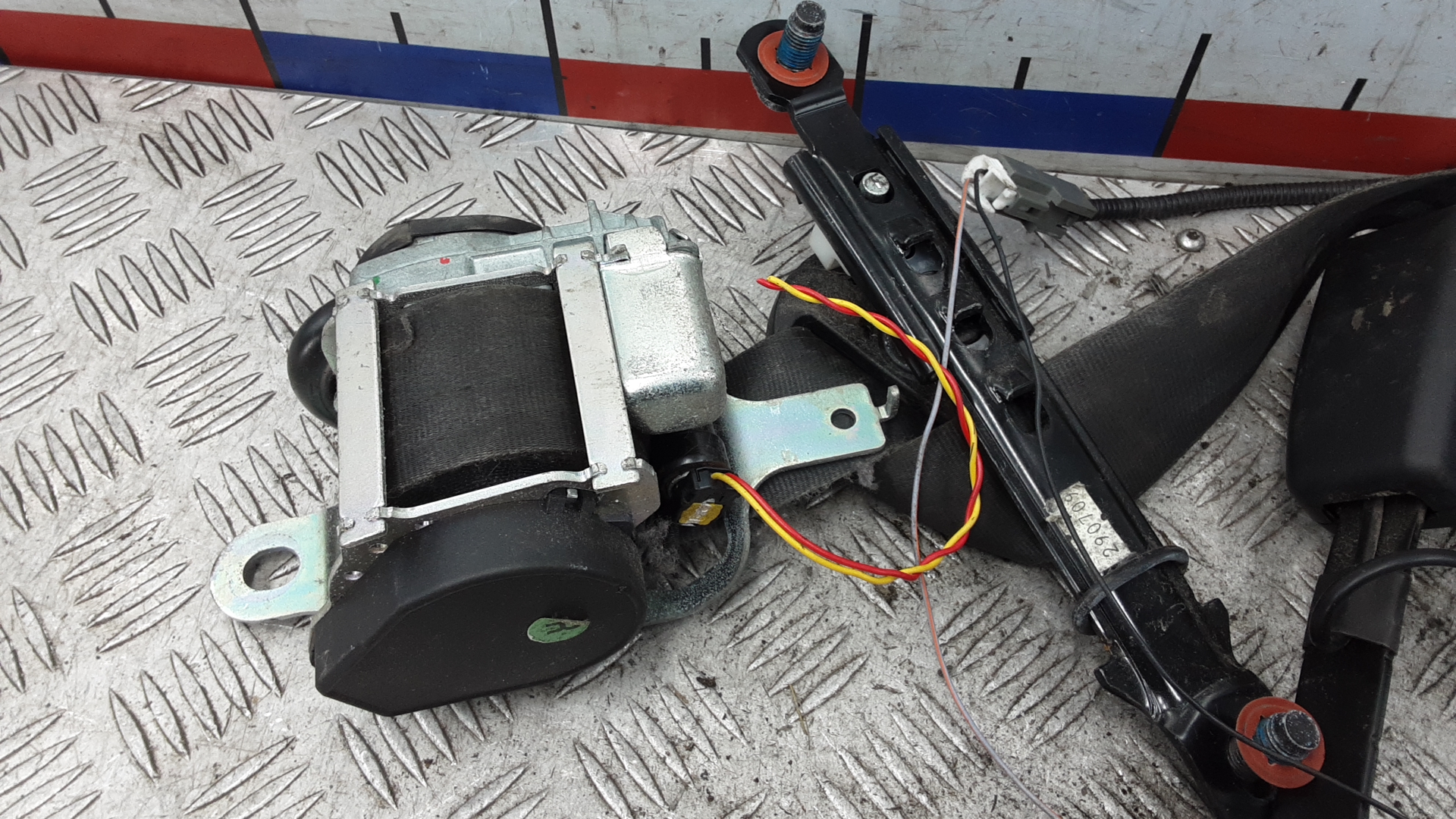 Ремень безопасности с пиропатроном