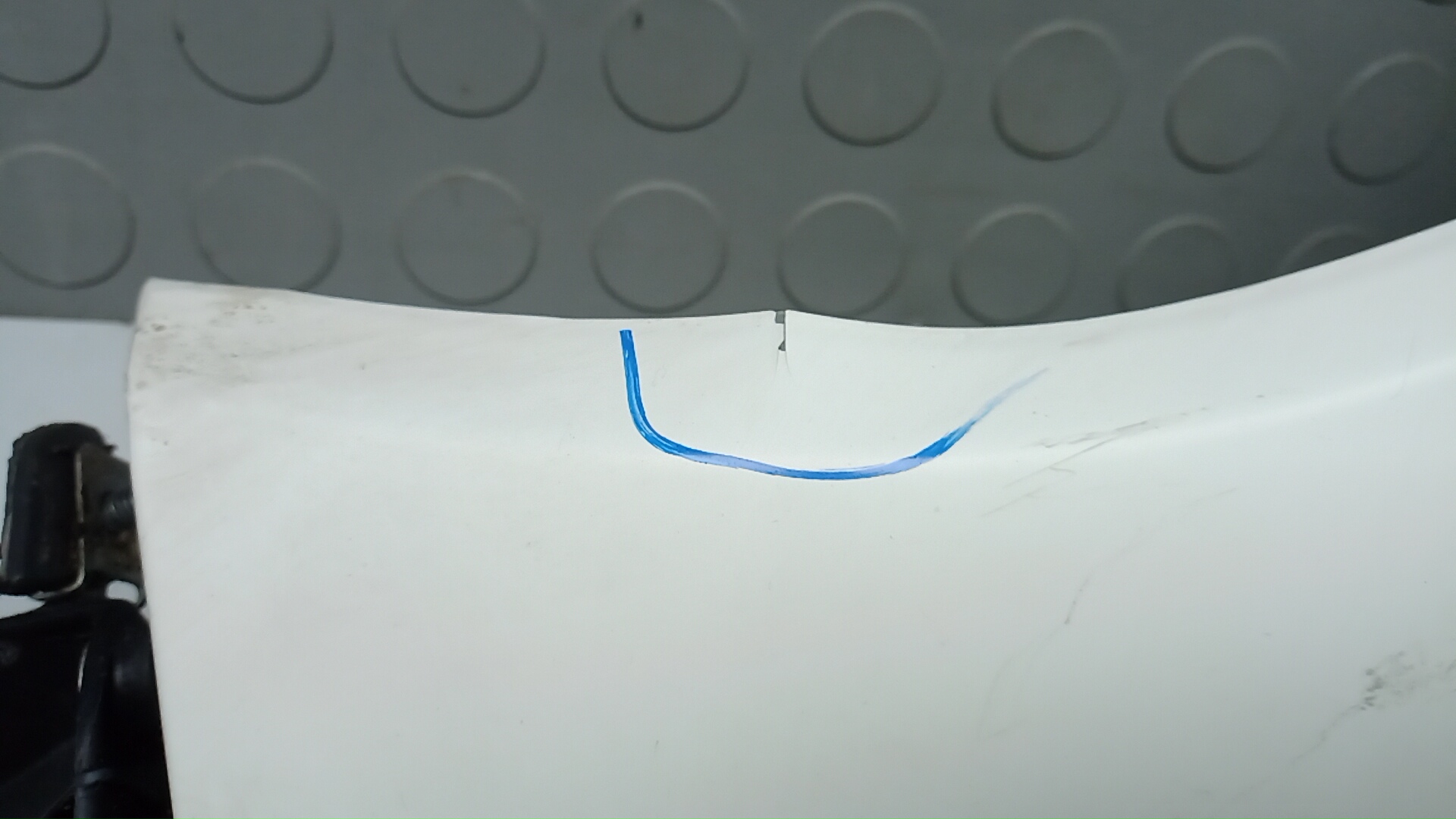 Крыло переднее левое