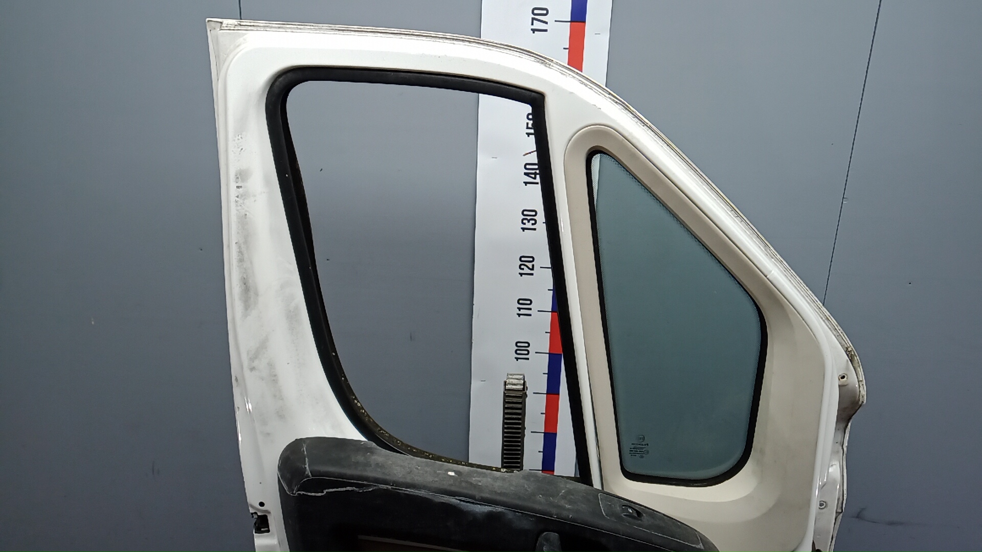 Дверь передняя левая