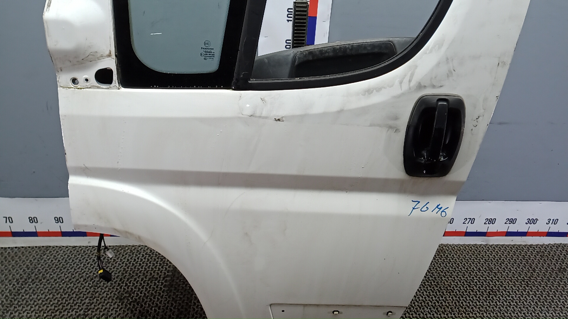 Дверь передняя левая