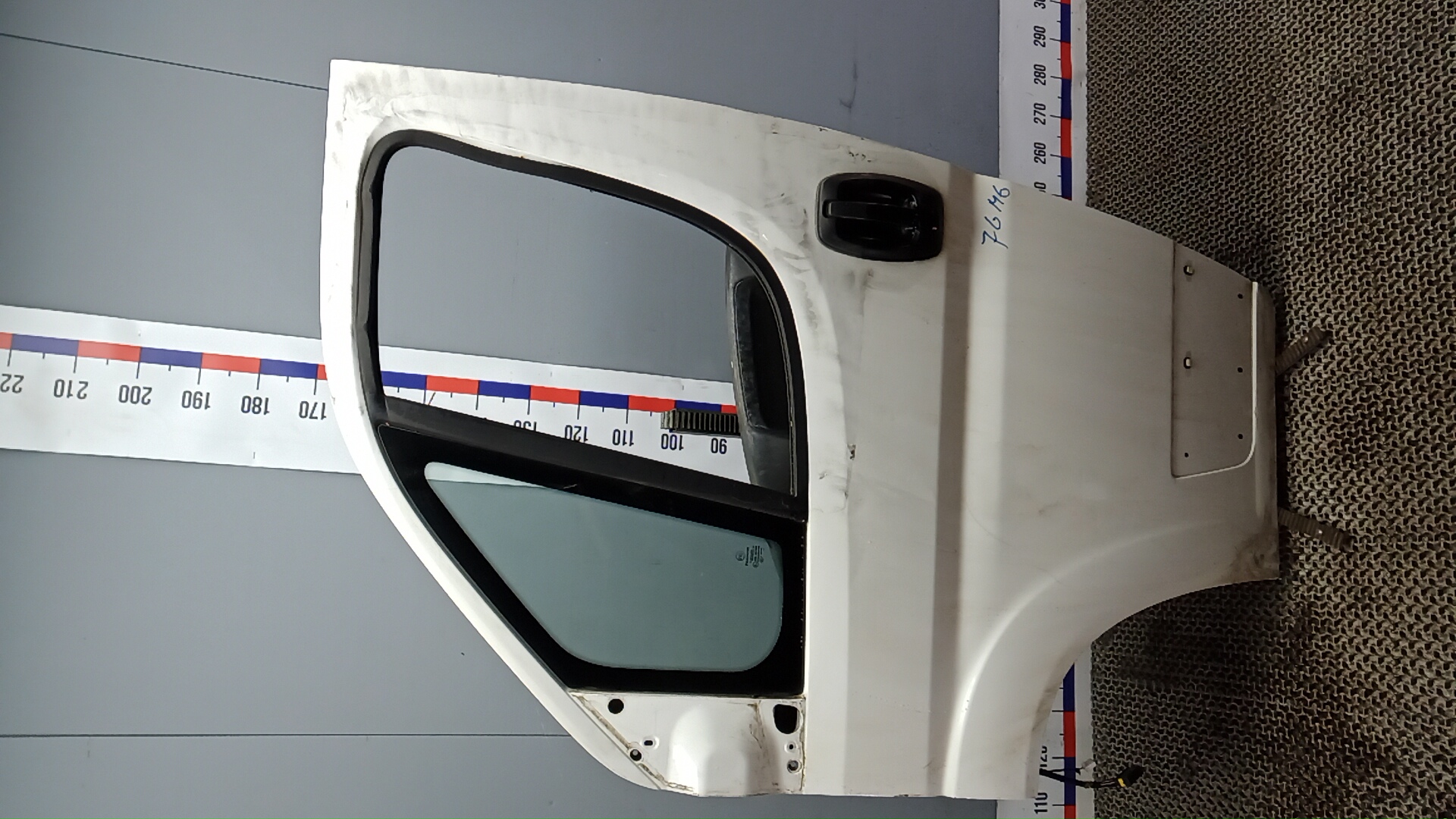 Дверь передняя левая