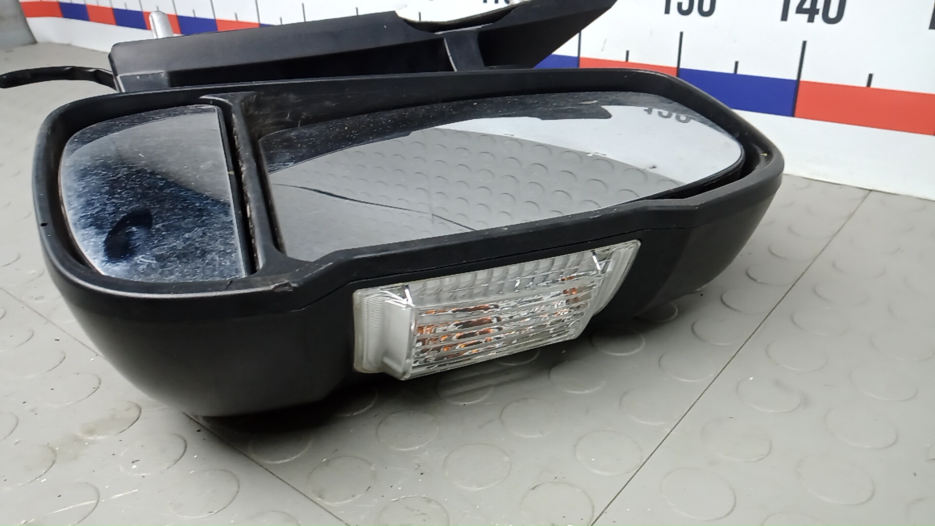 Зеркало правое электрическое