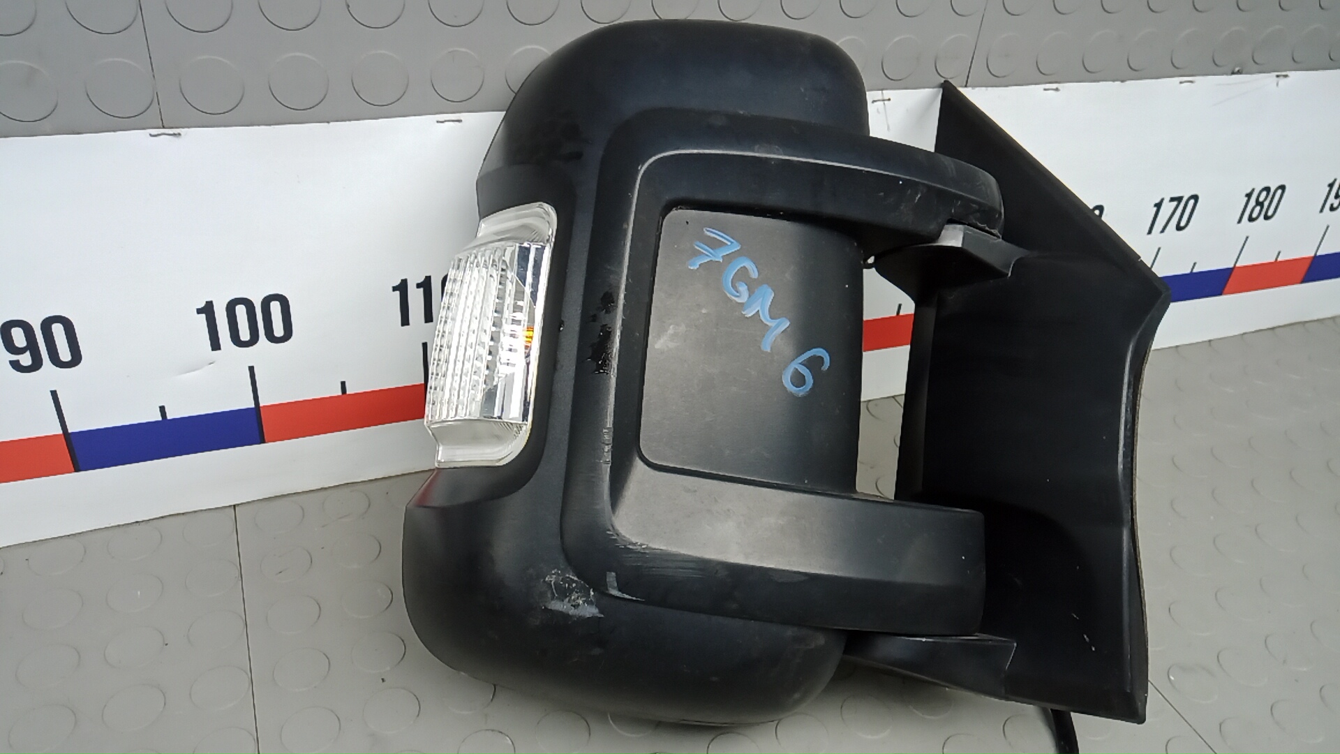 Зеркало правое электрическое