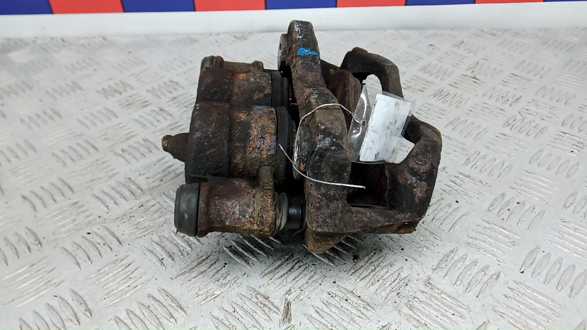 Суппорт передний правый