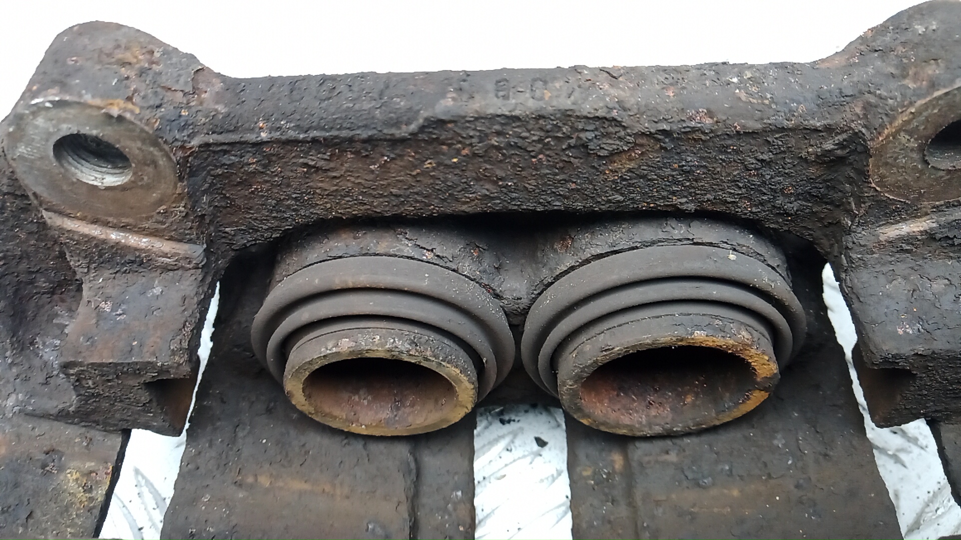 Суппорт передний левый