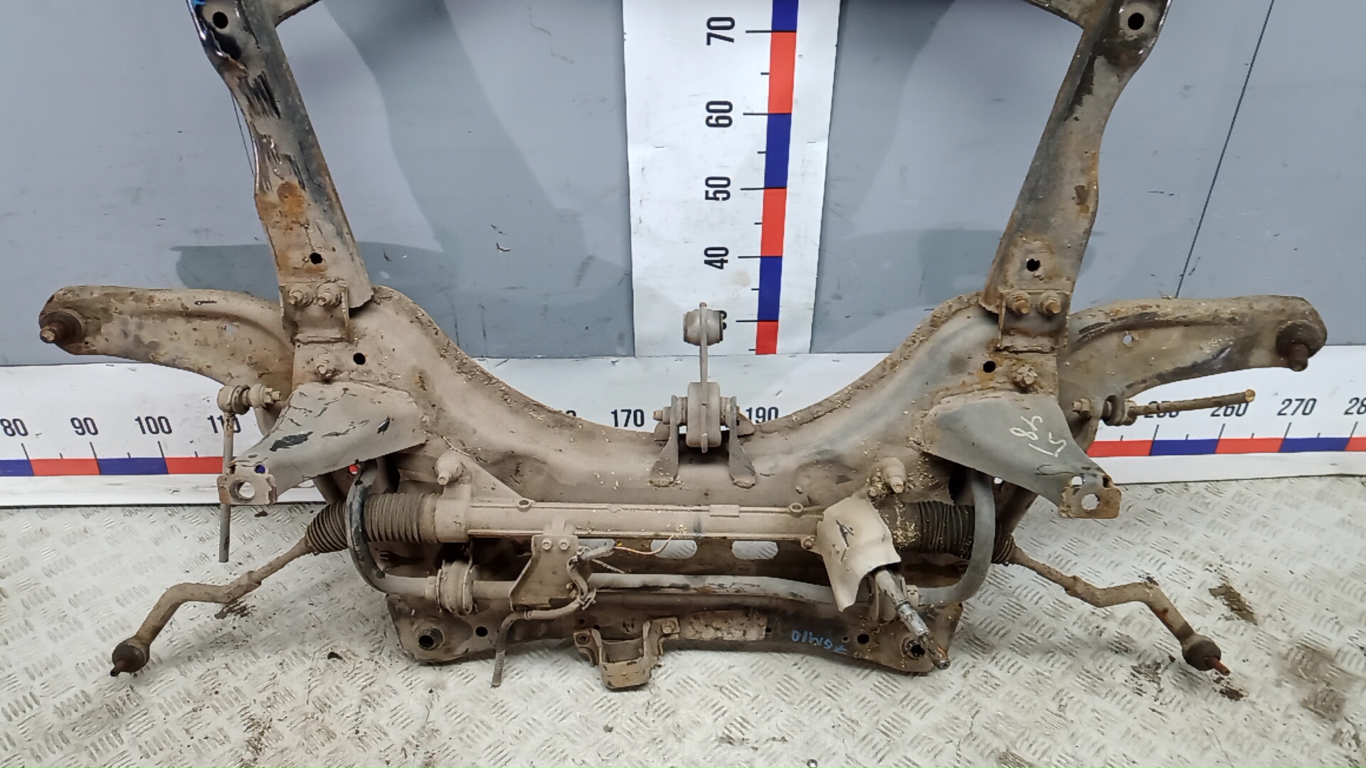 Балка передняя (крепление продольных тяг)