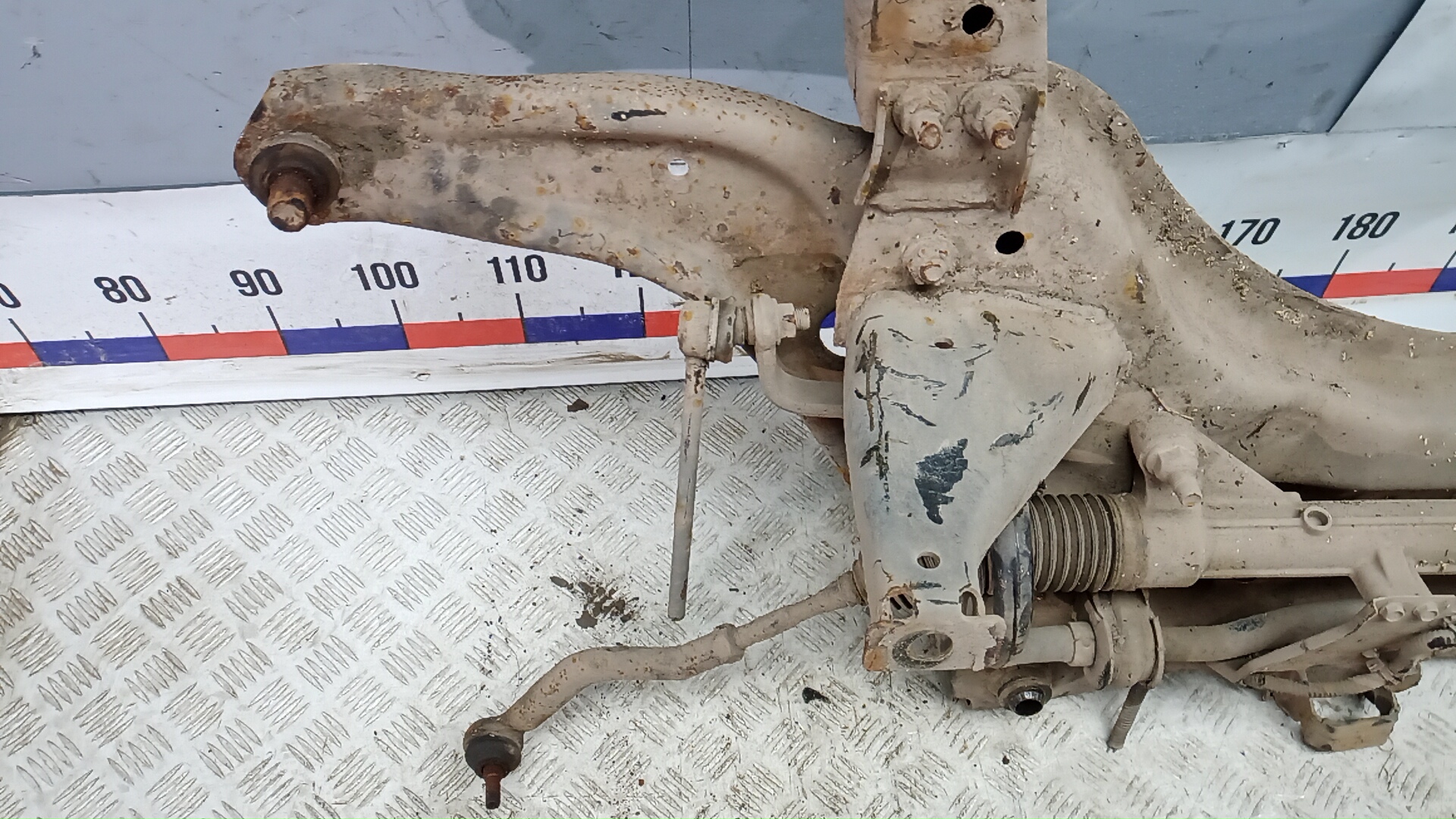 Балка передняя (крепление продольных тяг)