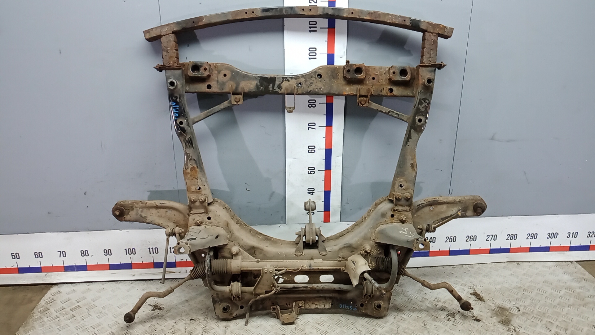 Балка передняя (крепление продольных тяг)