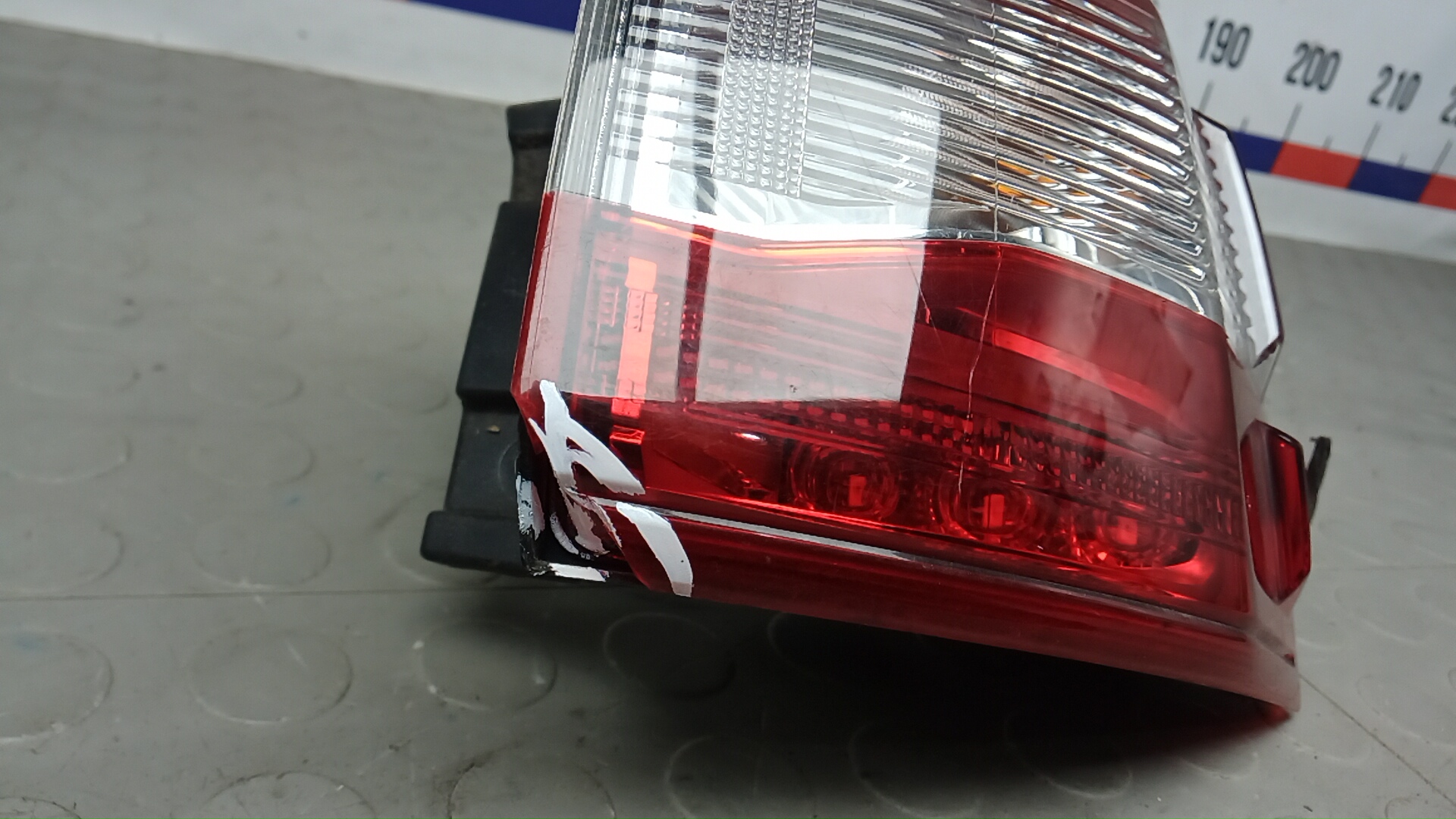 Фонарь задний правый