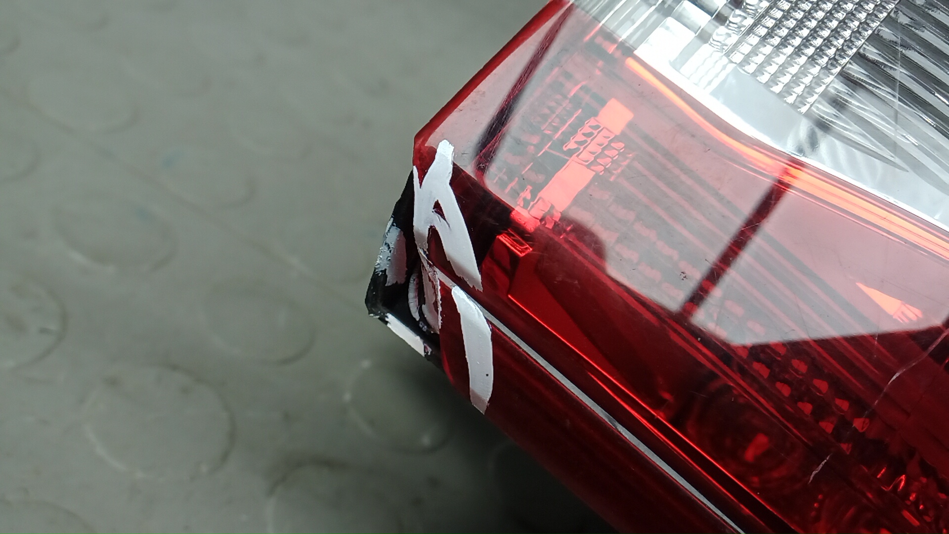 Фонарь задний правый