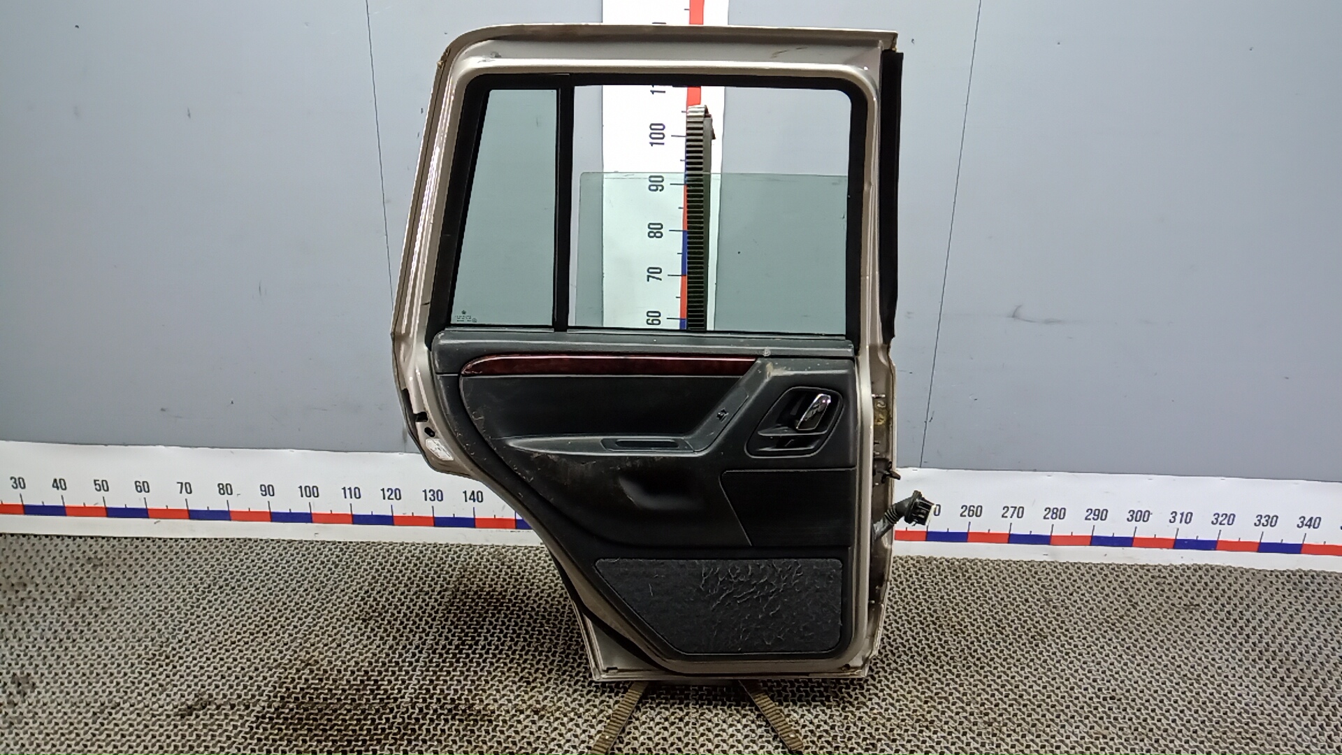 Дверь задняя левая