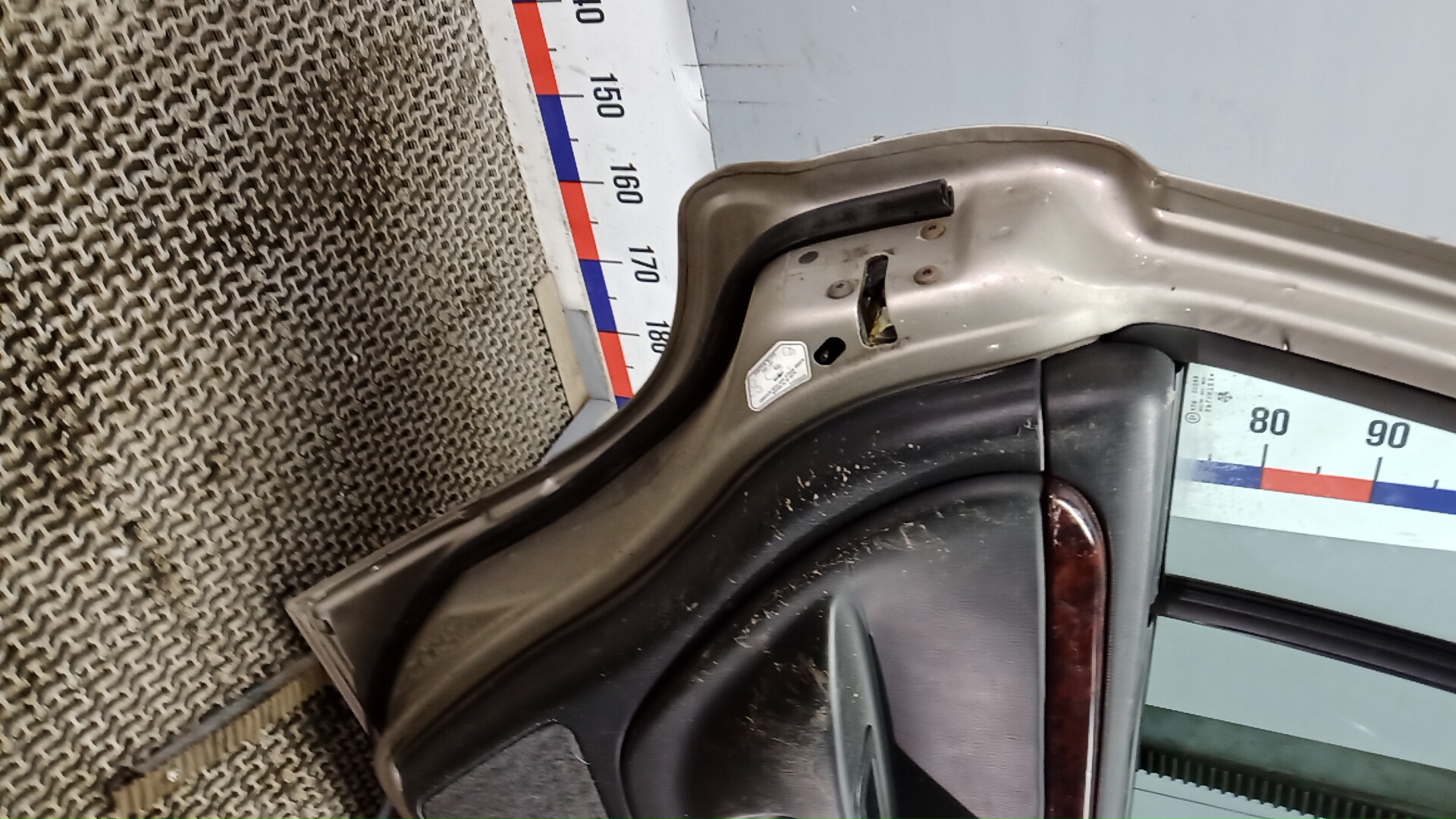 Дверь задняя левая