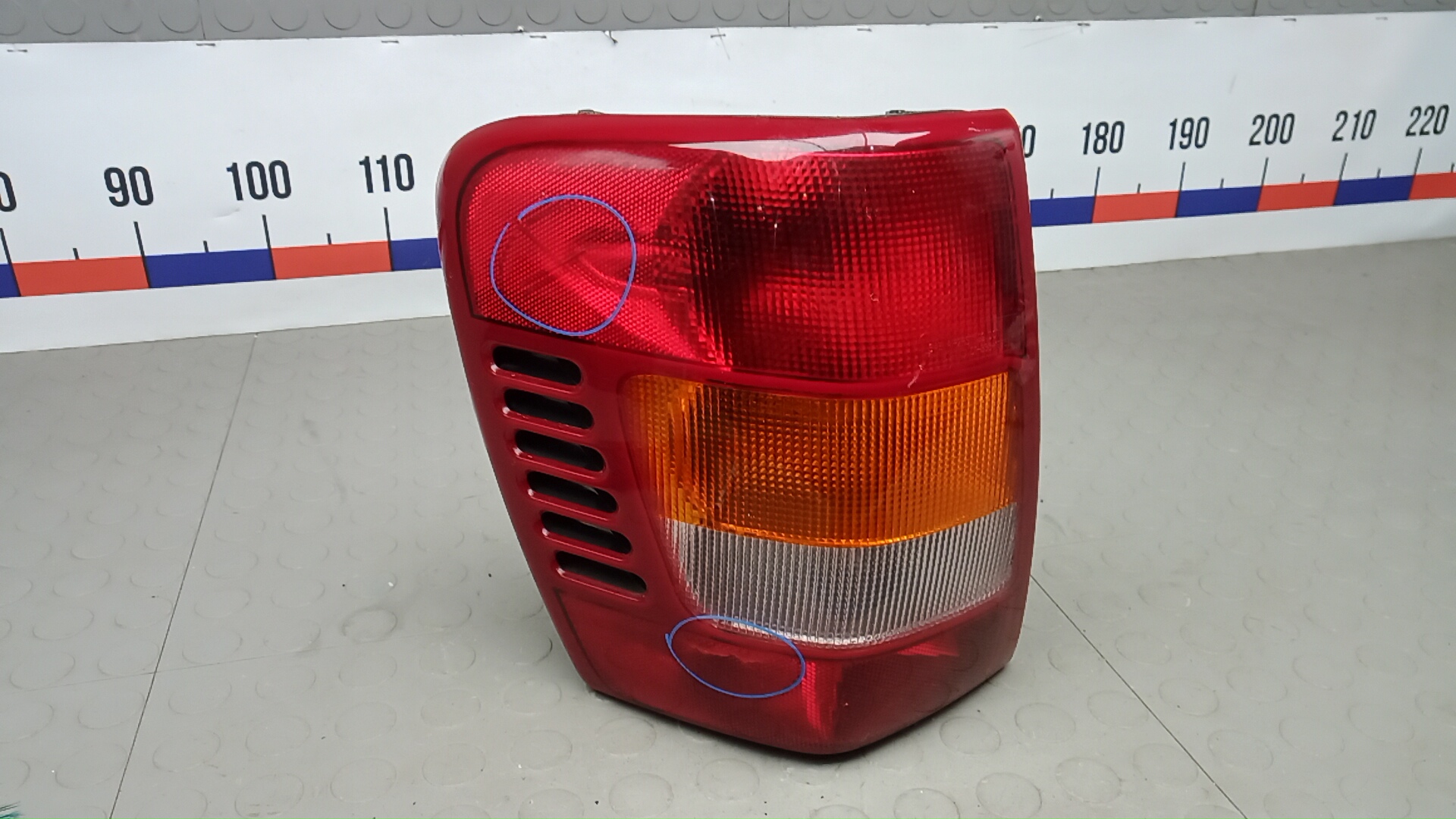 Фонарь задний левый