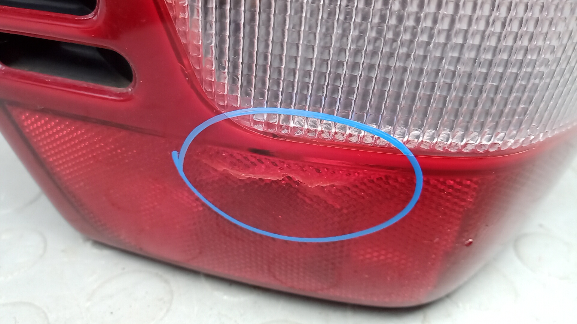 Фонарь задний левый