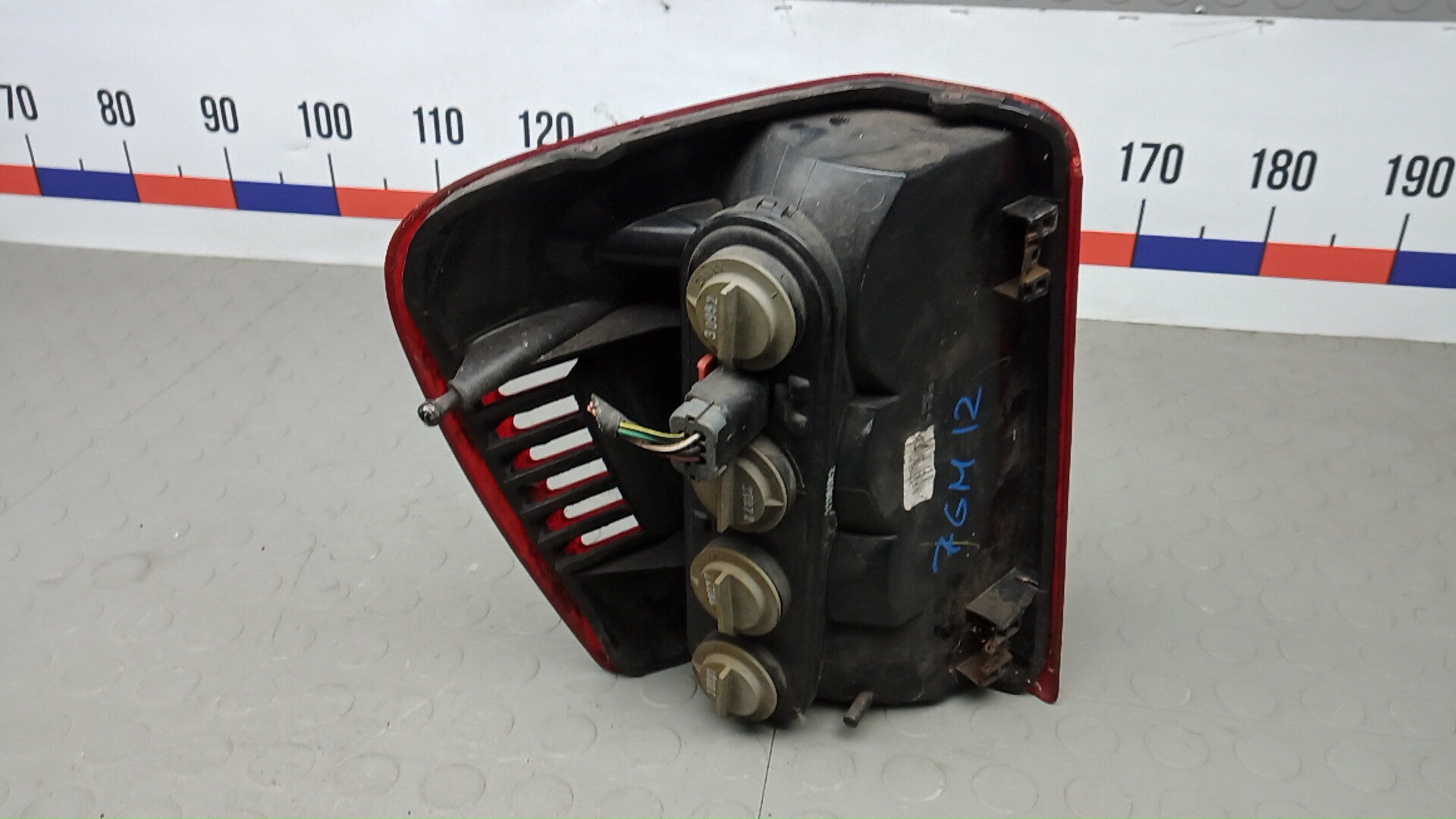 Фонарь задний правый