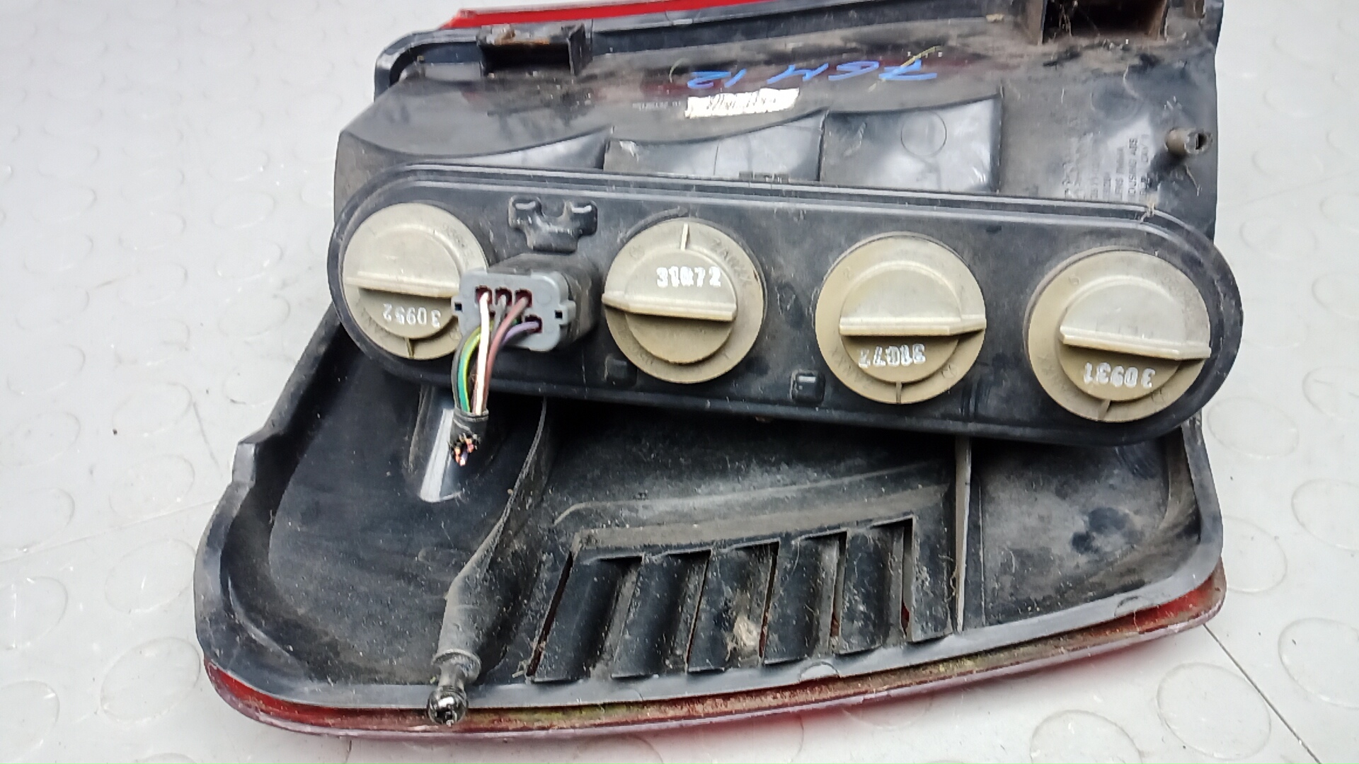 Фонарь задний правый