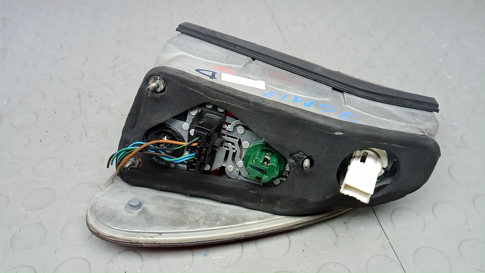 Фонарь задний левый