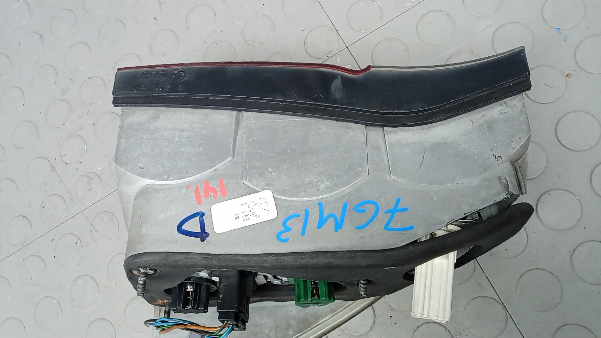 Фонарь задний левый